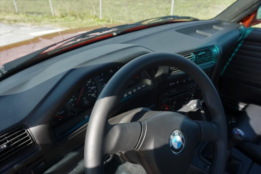 BMW-E30-M3-ValenciaOrange-25 Valencia Orange BMW E30 M3 Is A Perfectly Restored Classic