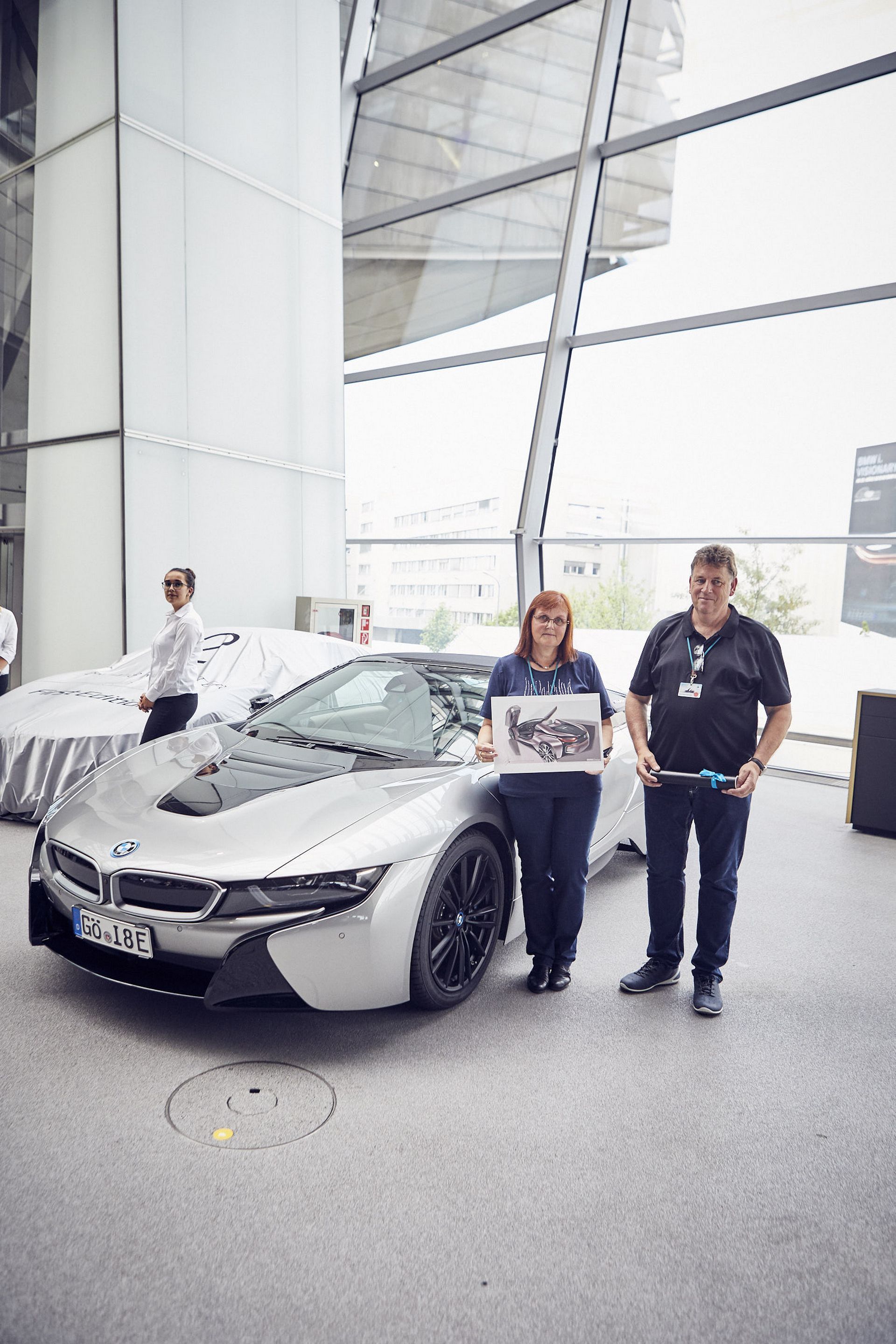 BMW-i8-Roadster-Delivery-10 BMW Hands Over The Very First i8 Roadsters
