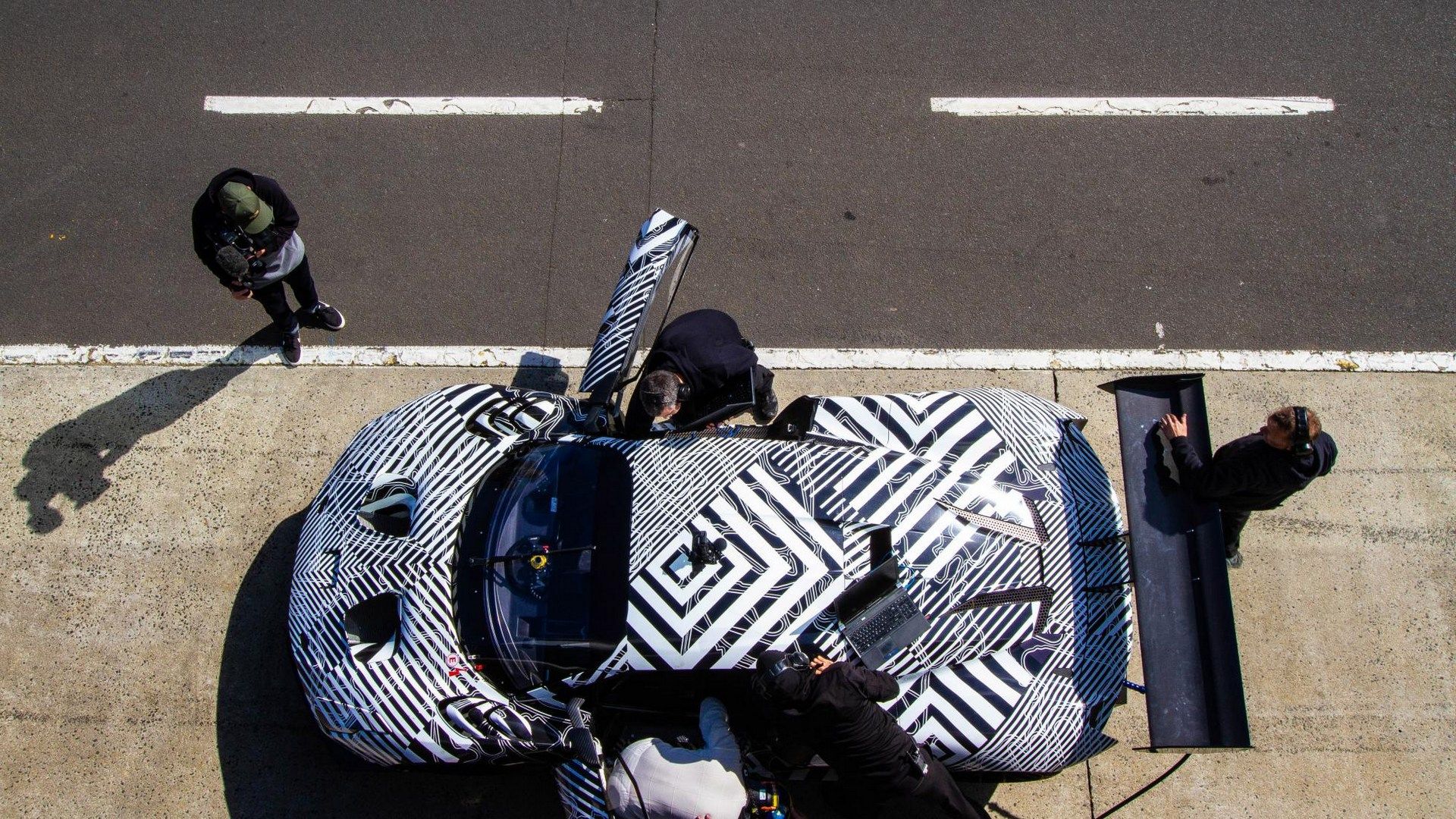 Brabham-BT62-11 Brabham BT62 Revealed As A Track-Only Supercar With 700 HP