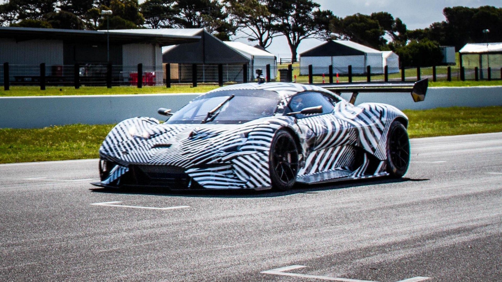 Brabham-BT62-24 Brabham BT62 Revealed As A Track-Only Supercar With 700 HP