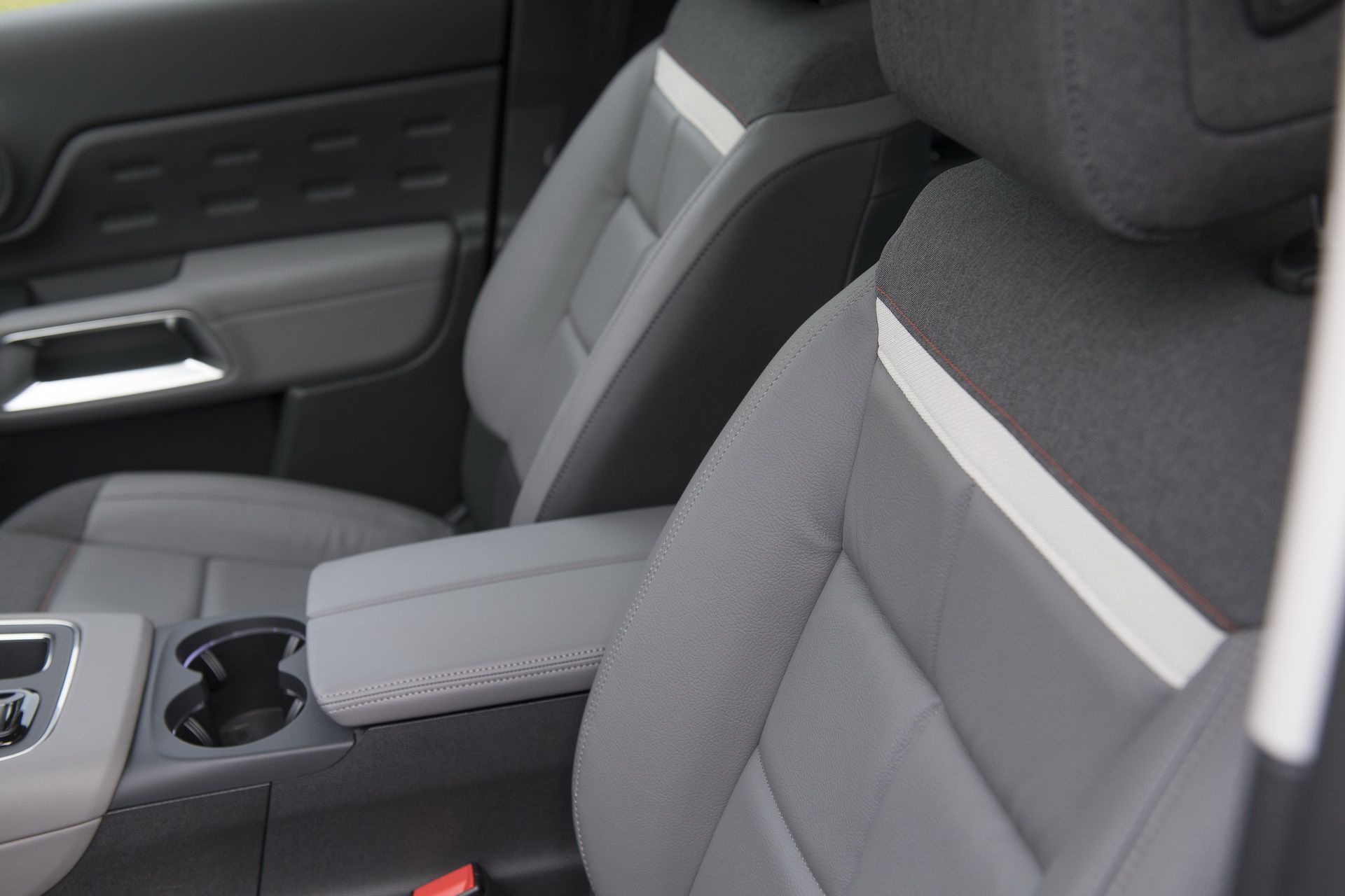 Citroen-C5-Aircross-06 New Citroen C5 Aircross Arrives In Europe As The Comfiest Compact SUV