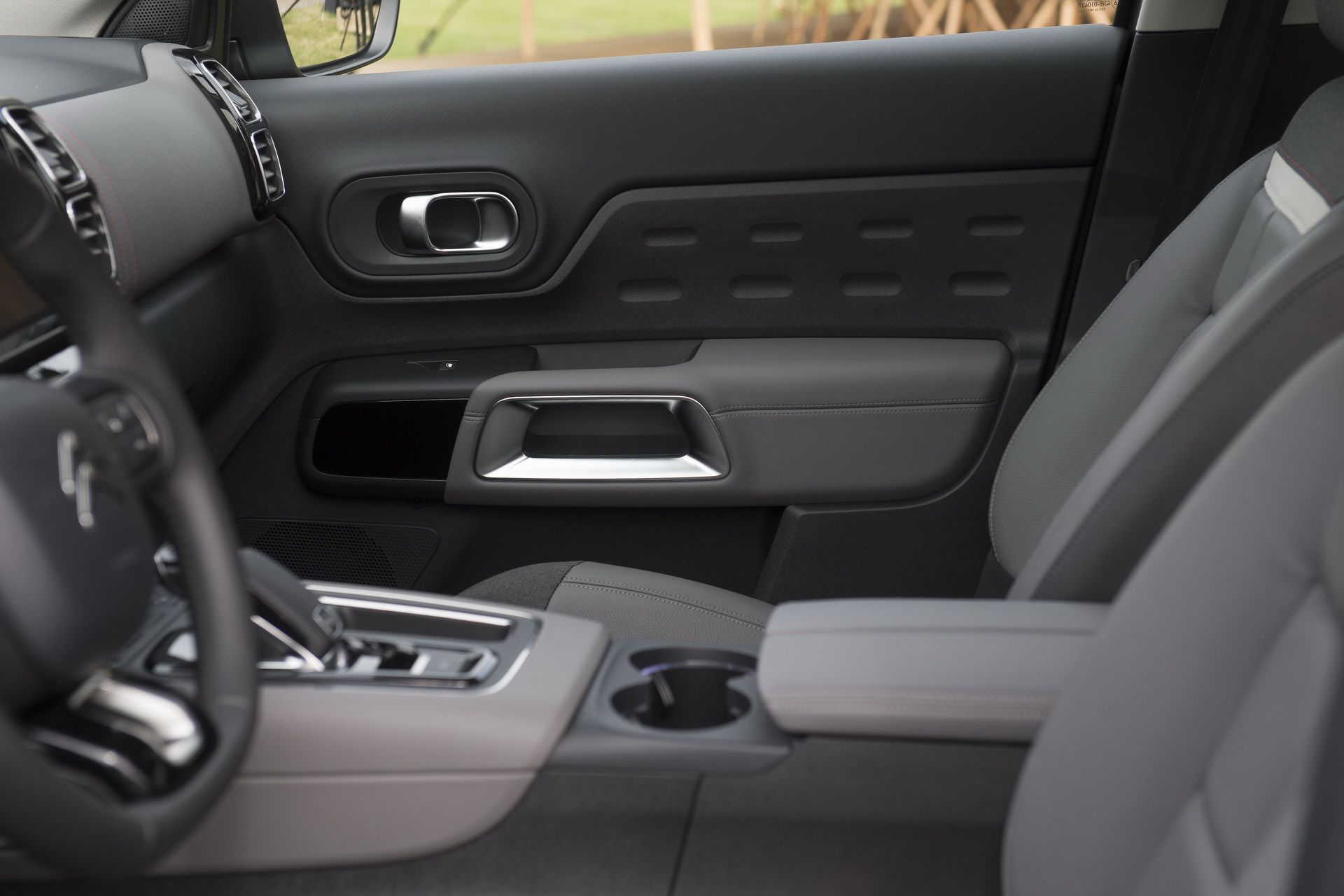 Citroen-C5-Aircross-08 New Citroen C5 Aircross Arrives In Europe As The Comfiest Compact SUV