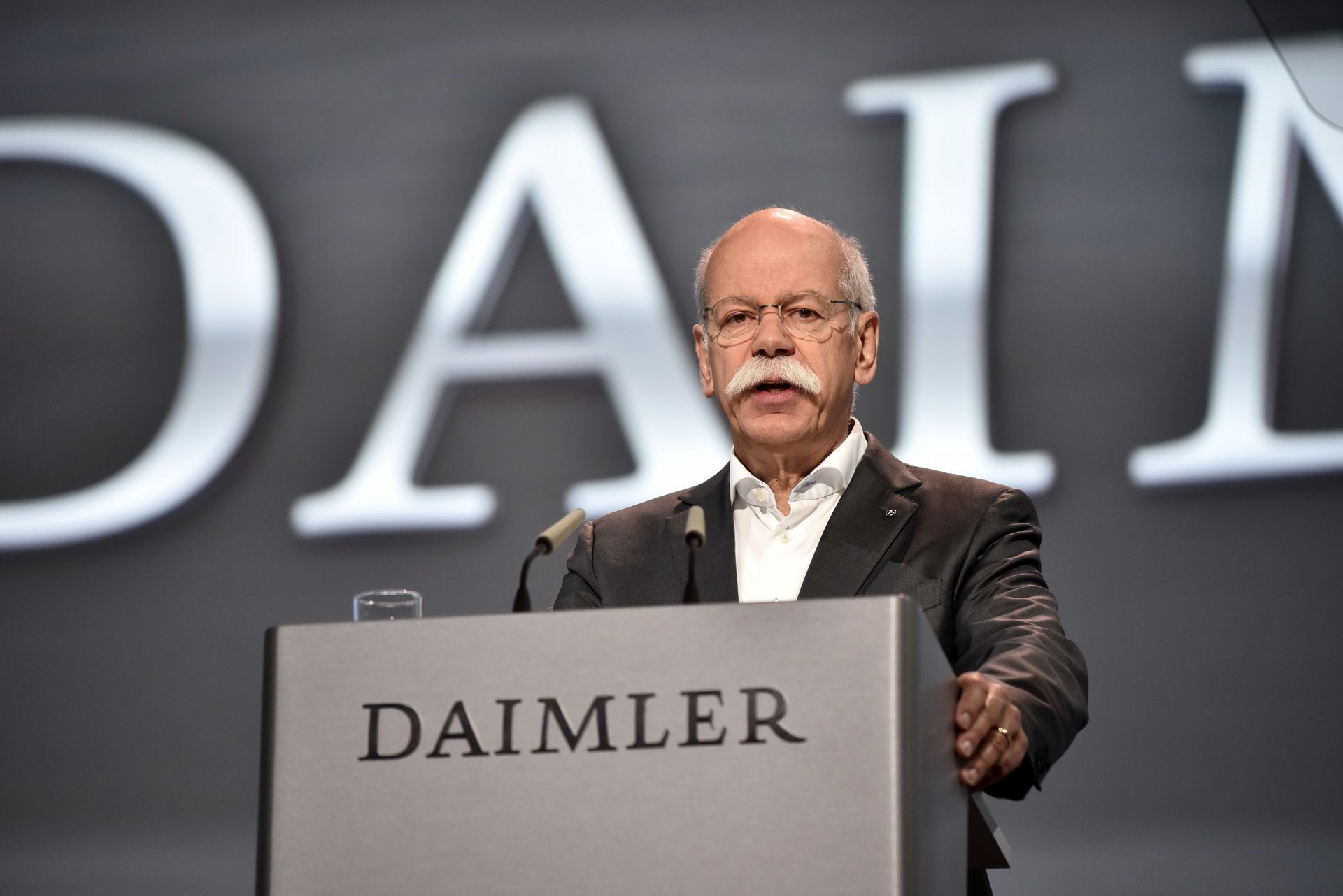 Daimler_01 Daimler Is Already Shielded From A Possible Hostile Takeover