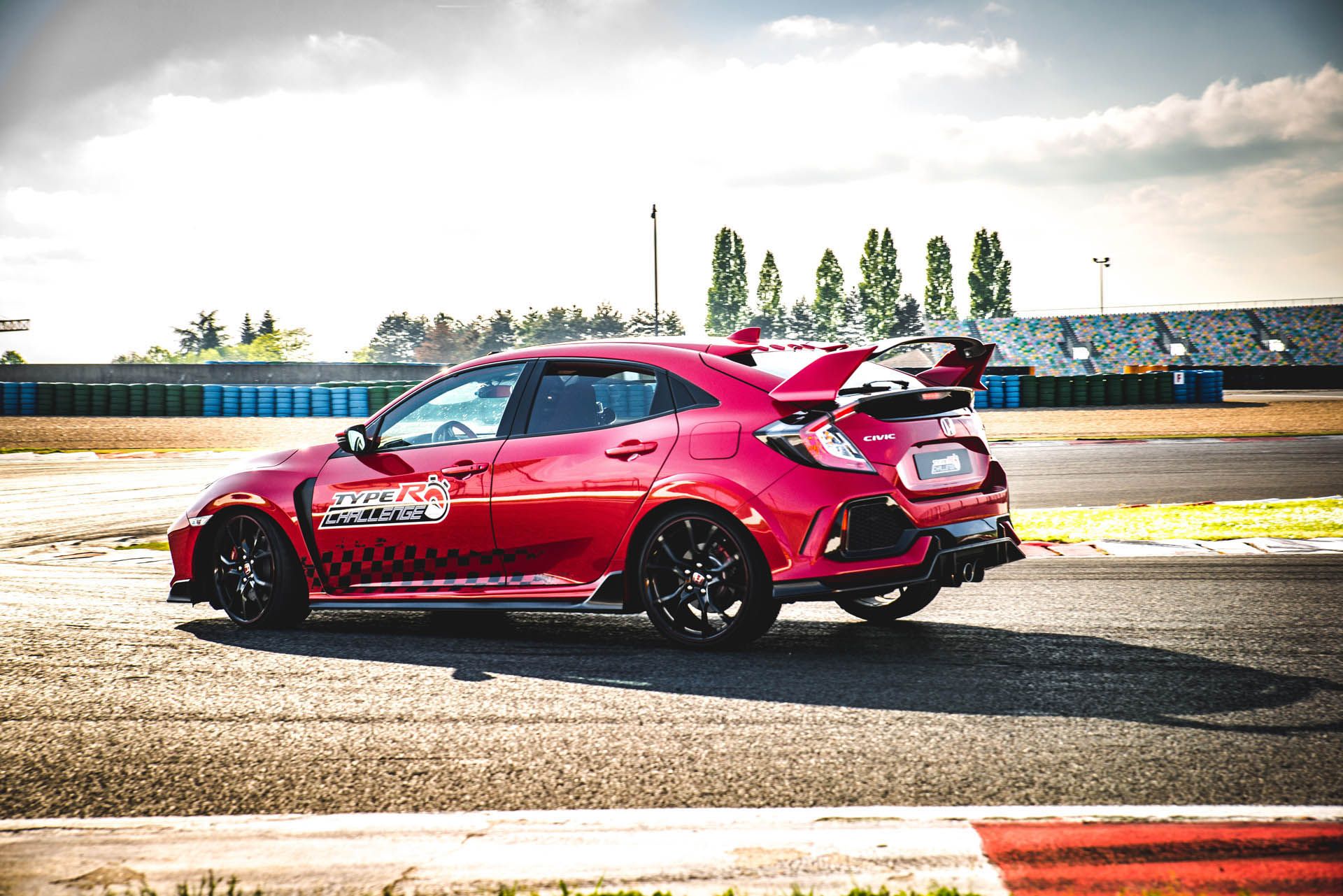 Honda-Civic-Type-R-Magny-Cours-03 Honda Civic Type R Claims Another Front-Drive Lap Record