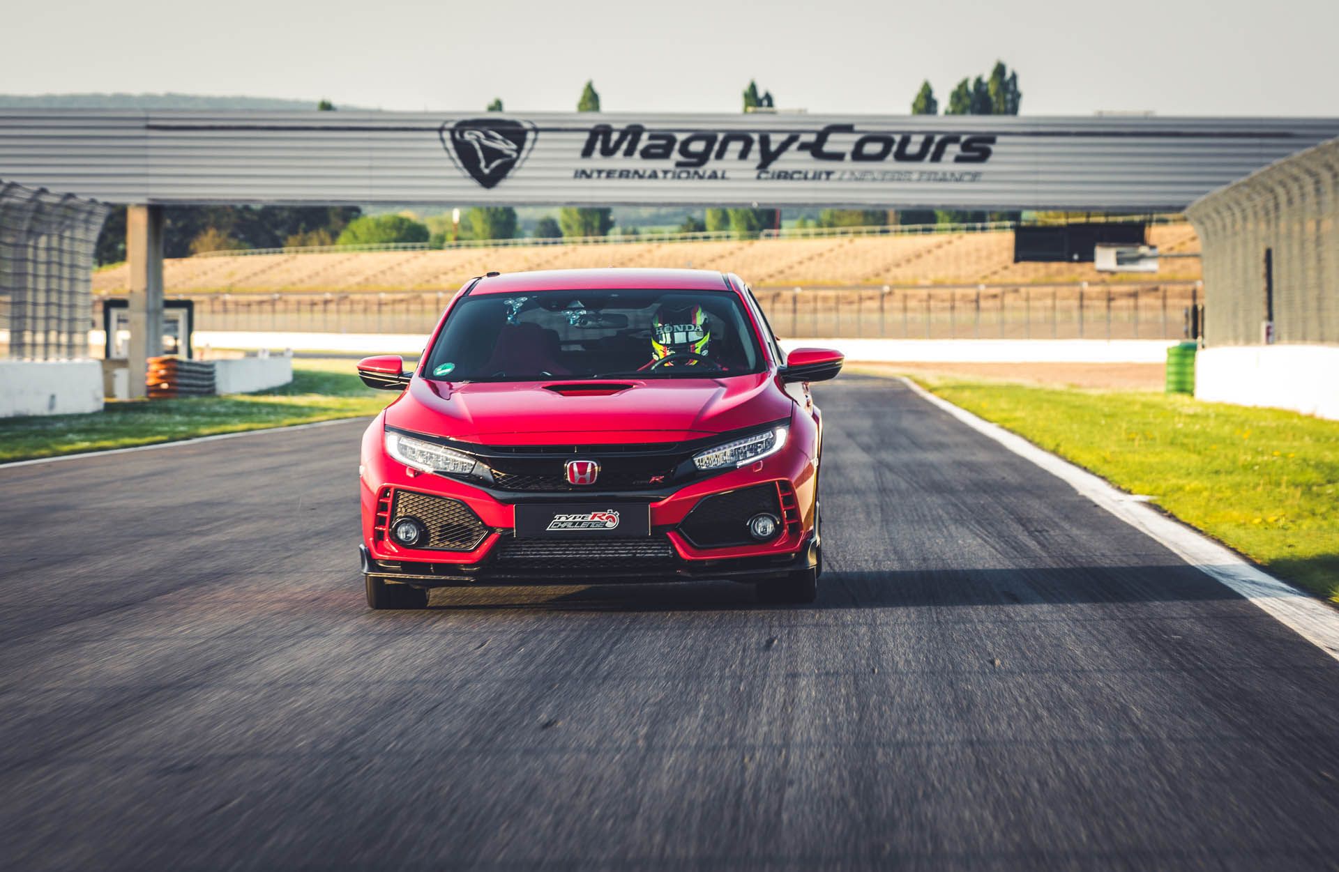 Honda-Civic-Type-R-Magny-Cours-04 Honda Civic Type R Claims Another Front-Drive Lap Record