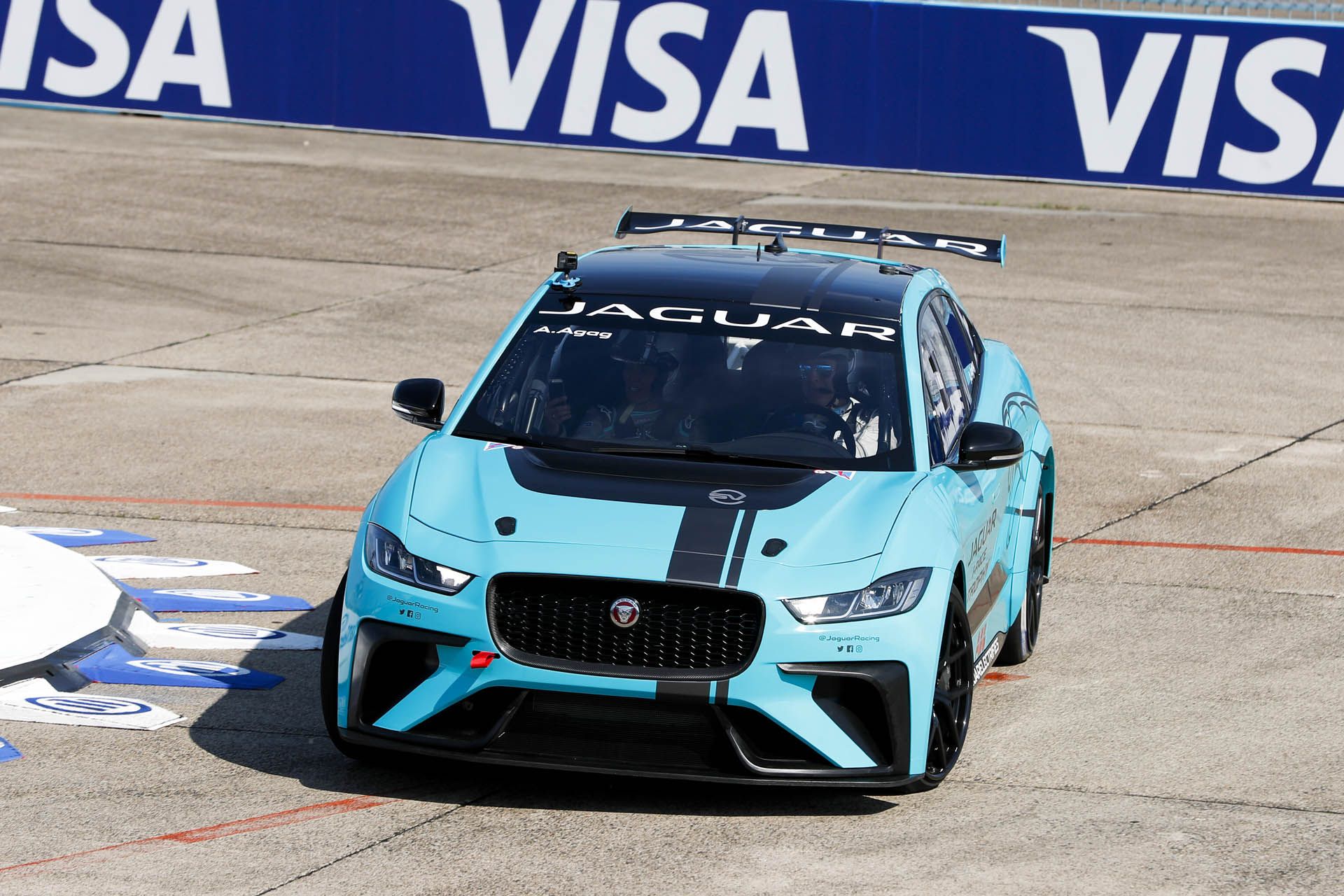 Jaguar_I-PACE_eTROPHY_Global_Debut_7 copy Jaguar I-Pace eTrophy Racer Debuts On Track In Berlin