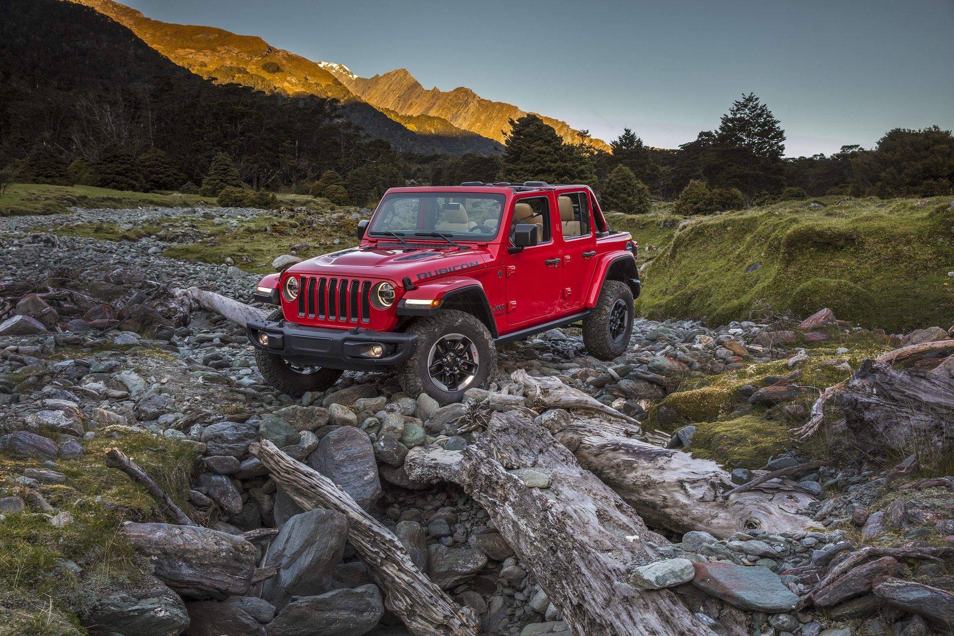 Jeep-Wrangler-19 2018 Jeep Wrangler Turbo Four Engine Improves Fuel Economy But Costs $3,000