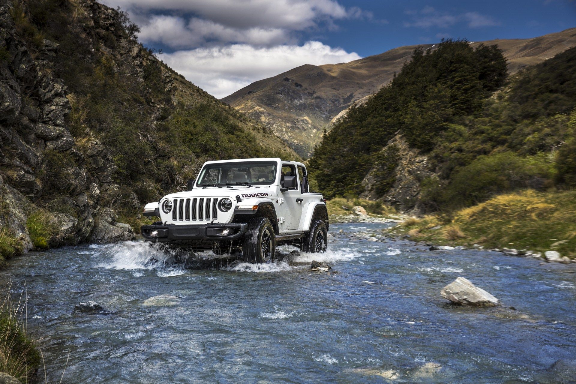 Jeep-Wrangler-21 2018 Jeep Wrangler Turbo Four Engine Improves Fuel Economy But Costs $3,000