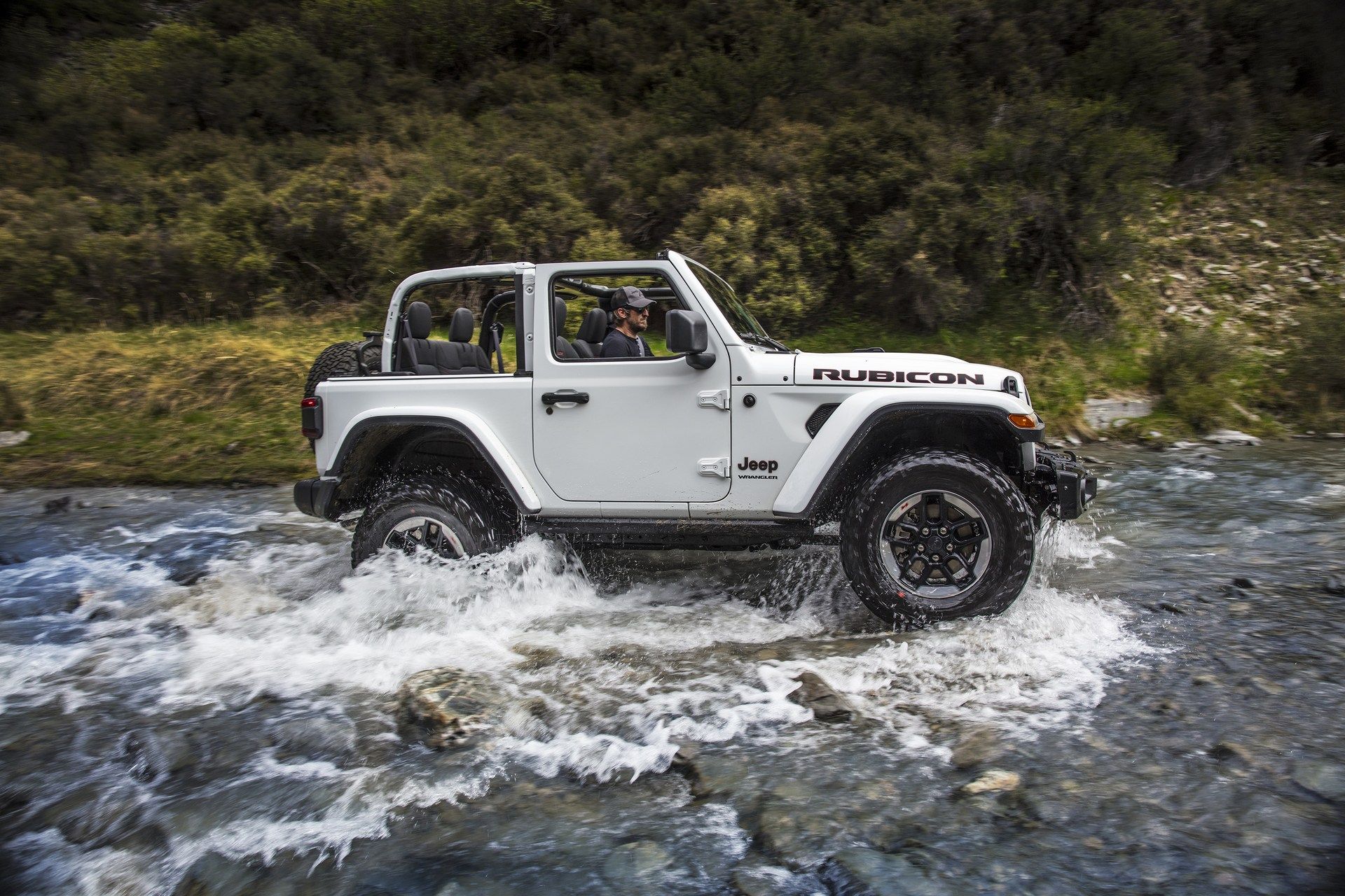 Jeep-Wrangler-22 2018 Jeep Wrangler Turbo Four Engine Improves Fuel Economy But Costs $3,000