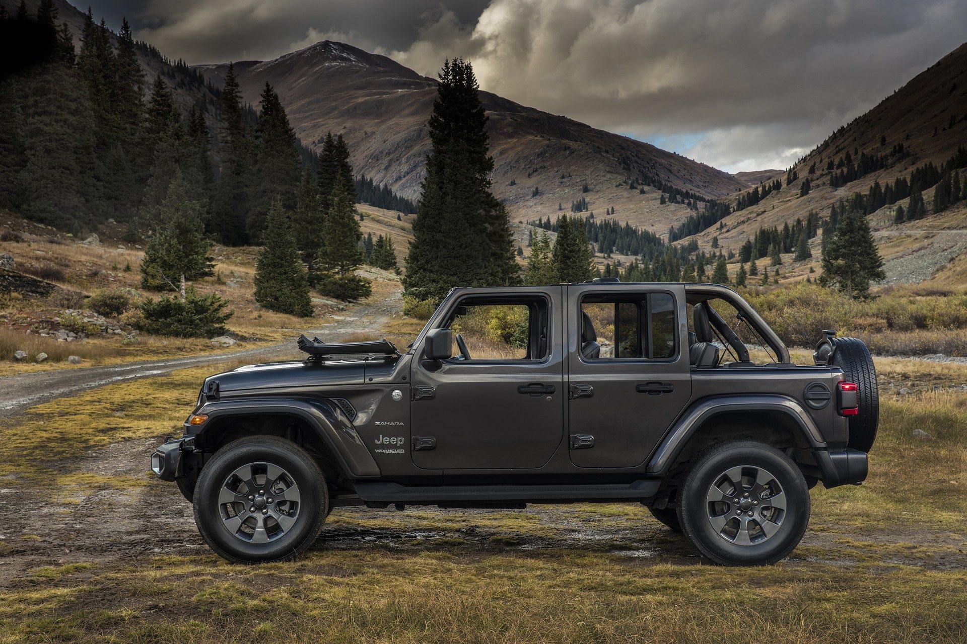 Jeep-Wrangler-4 2018 Jeep Wrangler Turbo Four Engine Improves Fuel Economy But Costs $3,000