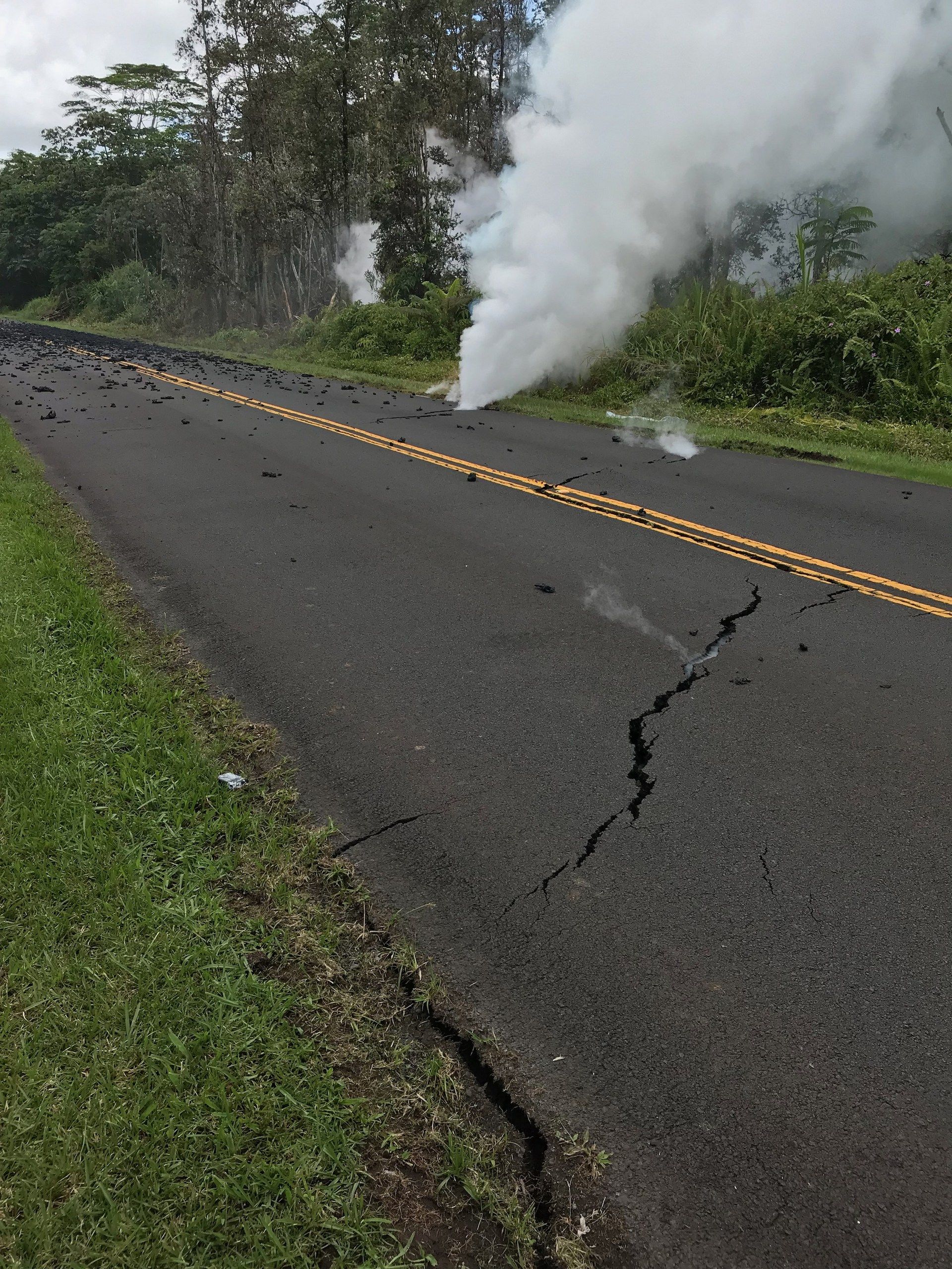 Kilauea-volcano-3 Ford Mustang Is No Match For Hawaii’s Kilauea Volcano