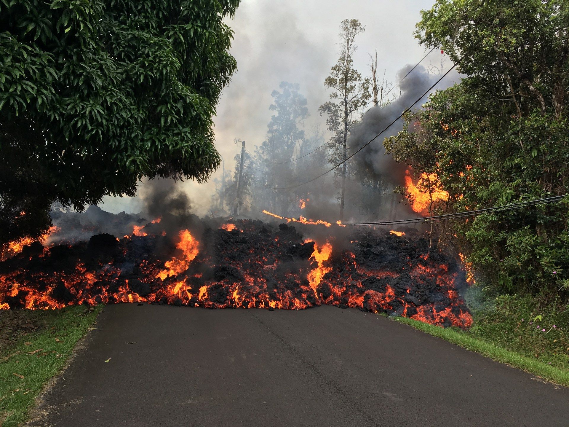 Kilauea-volcano-9 Ford Mustang Is No Match For Hawaii’s Kilauea Volcano