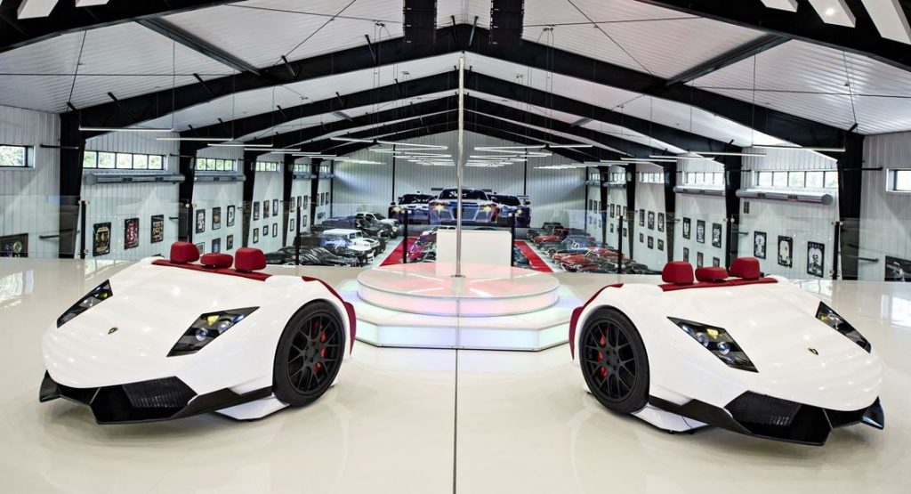 Spruce Up Your Weekend Relaxing Time In A Lamborghini-Like Couch