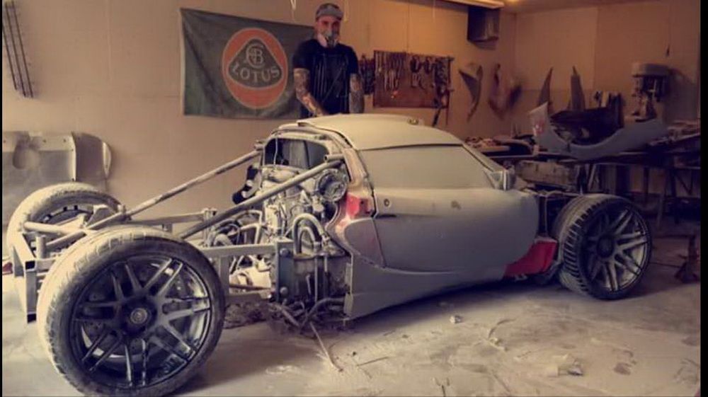 Lotus-M5-V10-07 Dropping A BMW V10 Into A Lotus Elise Sounds Like The Stuff Of Legends