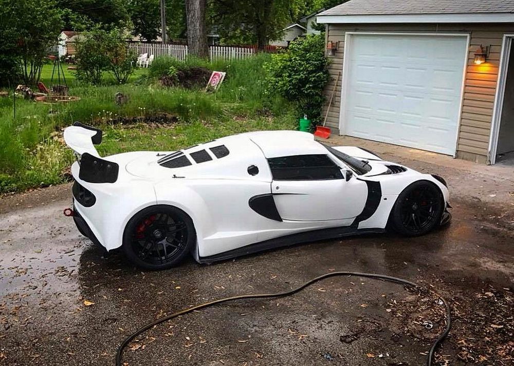 Lotus-M5-V10-08 Dropping A BMW V10 Into A Lotus Elise Sounds Like The Stuff Of Legends