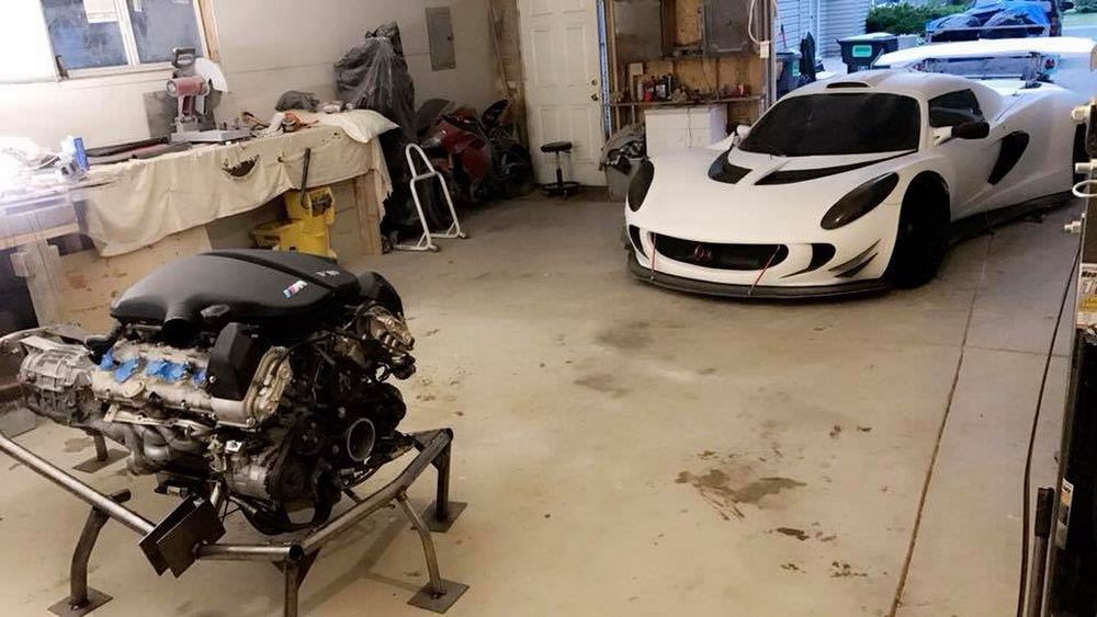 Lotus-M5-V10-11 Dropping A BMW V10 Into A Lotus Elise Sounds Like The Stuff Of Legends