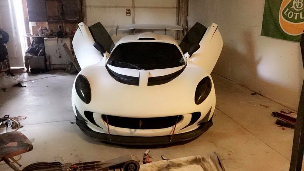 Lotus-M5-V10-13 Dropping A BMW V10 Into A Lotus Elise Sounds Like The Stuff Of Legends