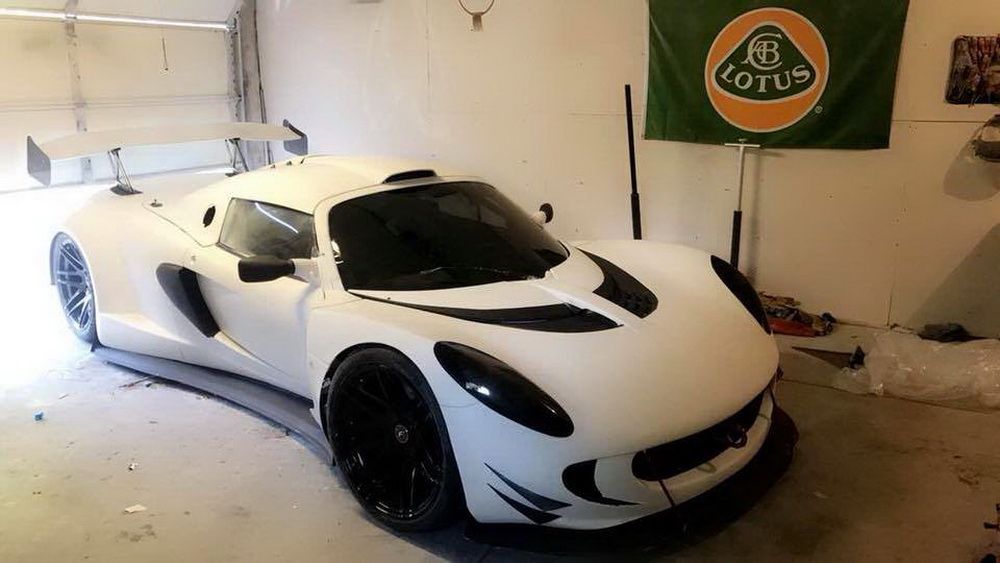 Lotus-M5-V10-18 Dropping A BMW V10 Into A Lotus Elise Sounds Like The Stuff Of Legends