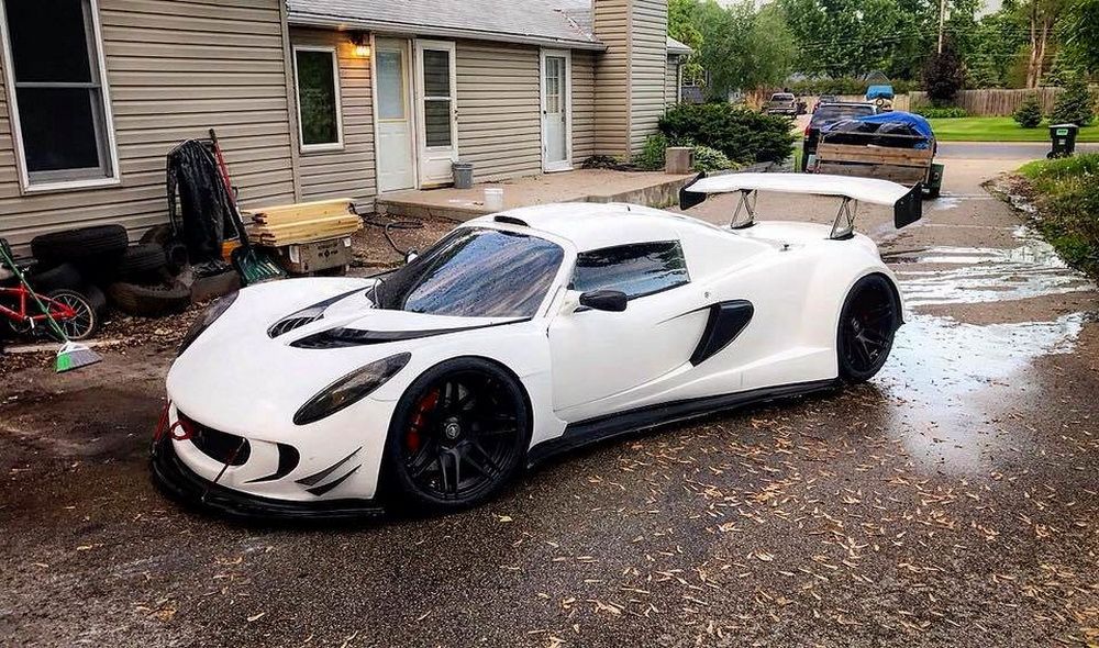 Lotus-M5-V10-19 Dropping A BMW V10 Into A Lotus Elise Sounds Like The Stuff Of Legends