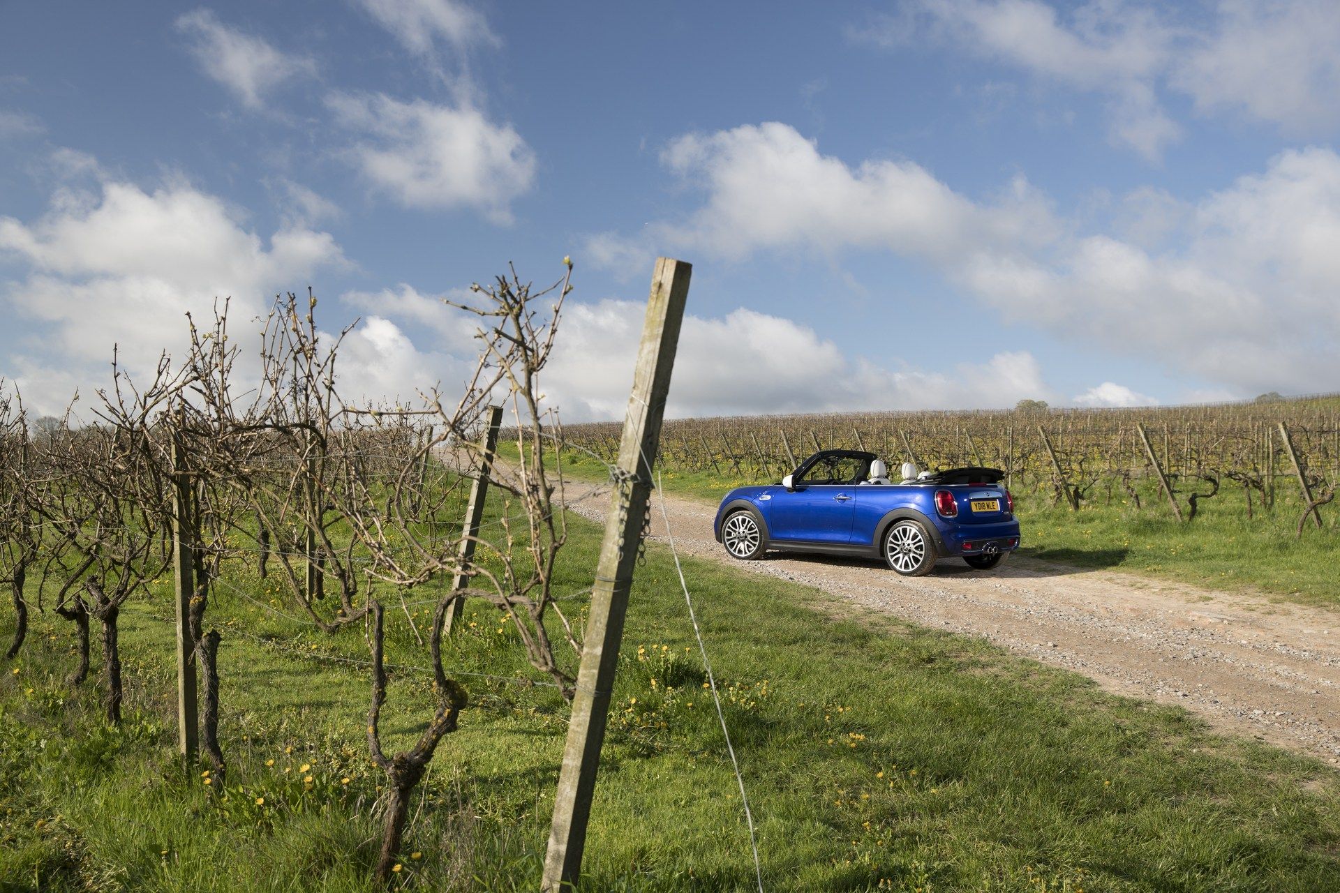 MINI-Cooper-Convertible-15 MINI Celebrates 25 Years Of Convertibles With A New Special Edition