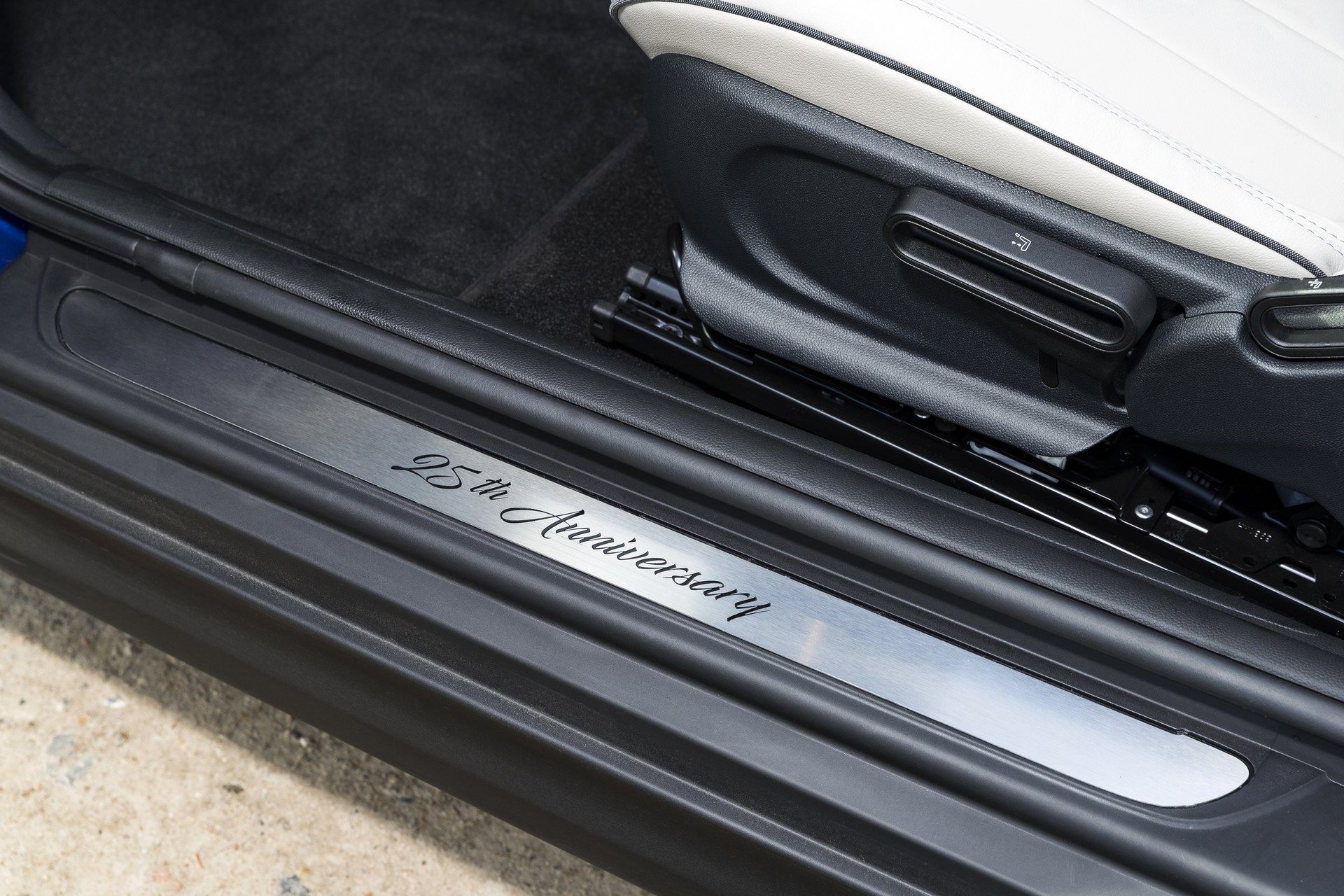 MINI-Cooper-Convertible-19 MINI Celebrates 25 Years Of Convertibles With A New Special Edition