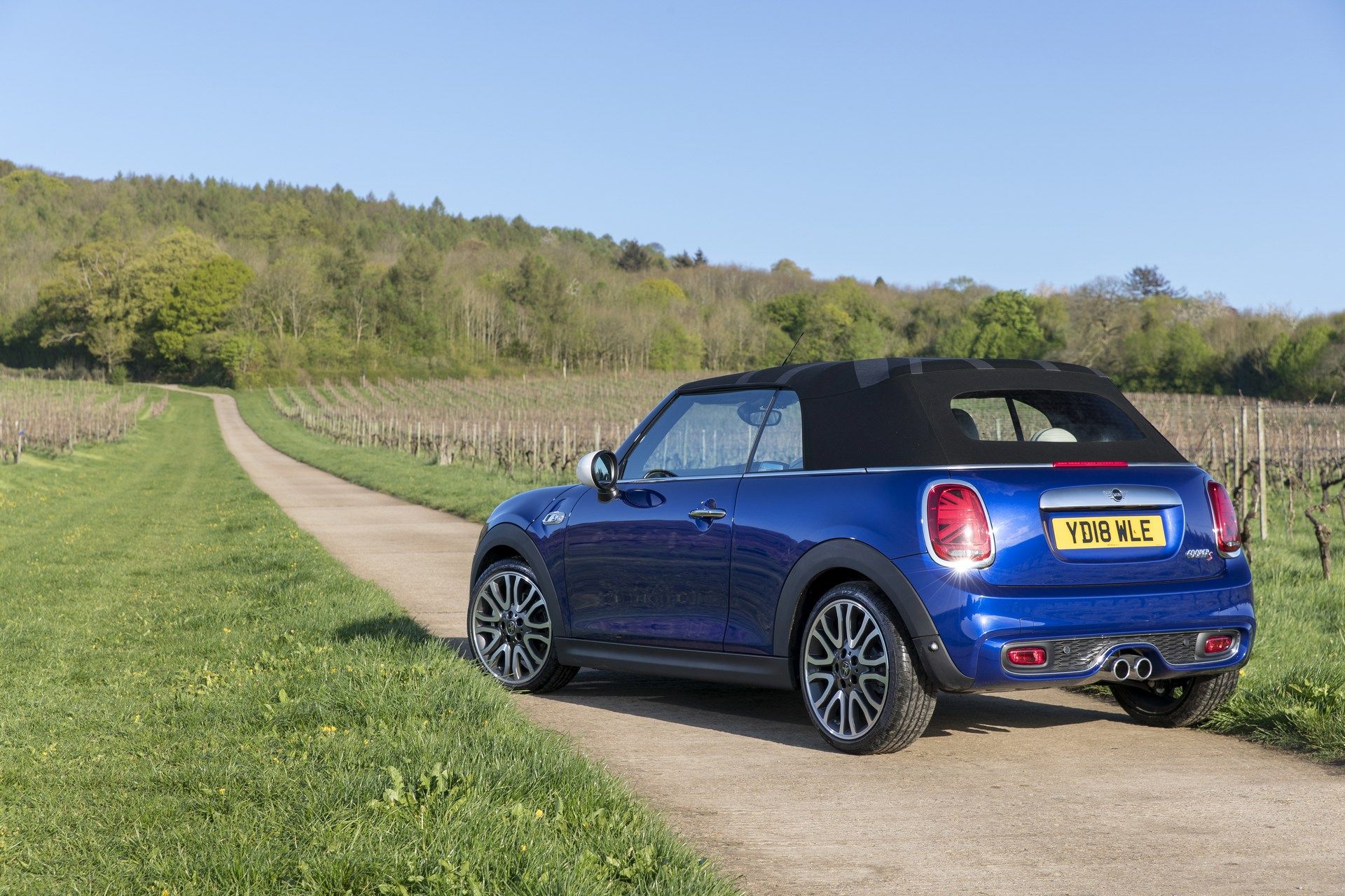 MINI-Cooper-Convertible-2 MINI Celebrates 25 Years Of Convertibles With A New Special Edition