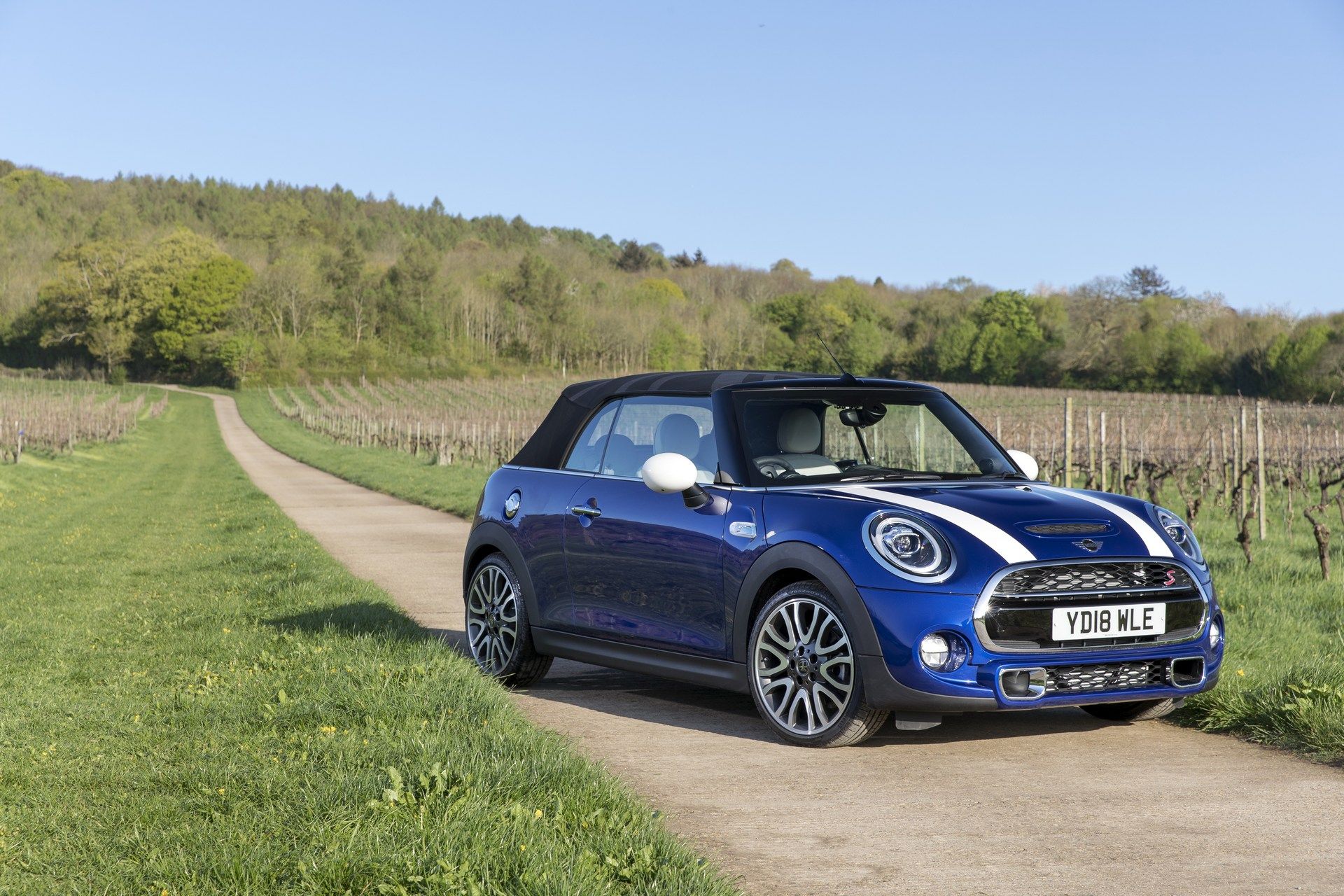 MINI-Cooper-Convertible-25 MINI Celebrates 25 Years Of Convertibles With A New Special Edition
