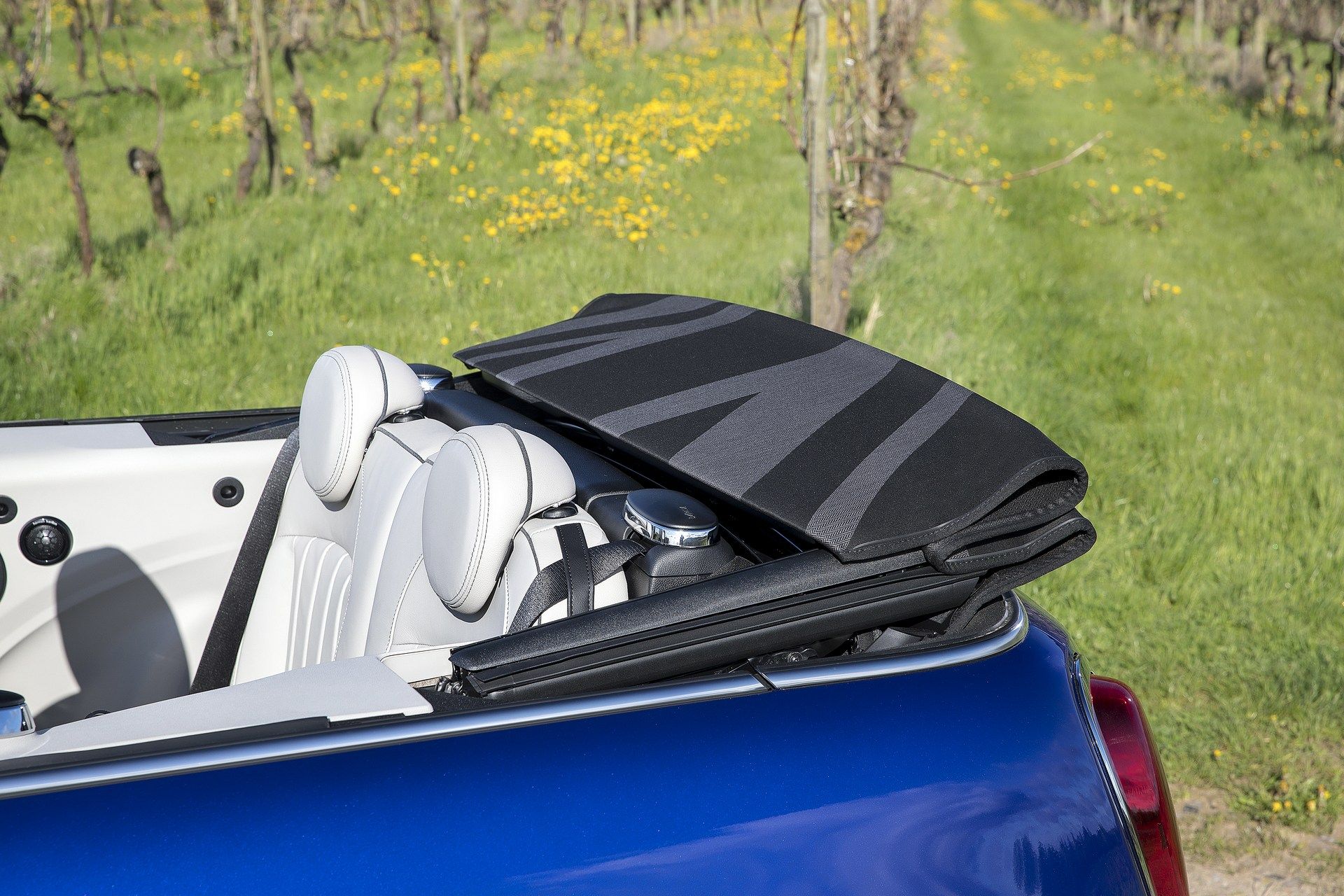 MINI-Cooper-Convertible-3 MINI Celebrates 25 Years Of Convertibles With A New Special Edition