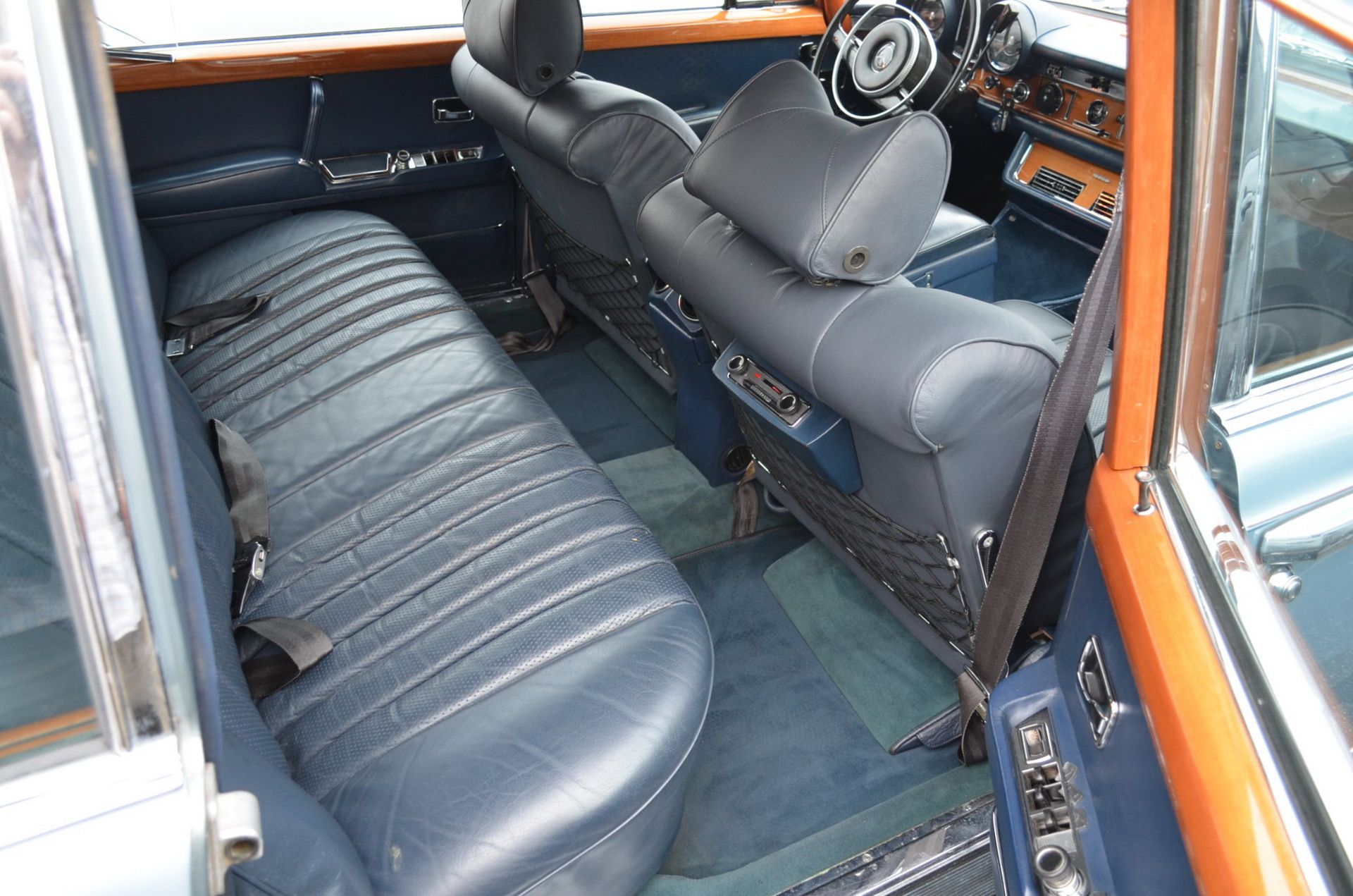 Mercedes-600-Grosser-10 Feel Like A Head Of State With This 1972 Mercedes 600 Grosser