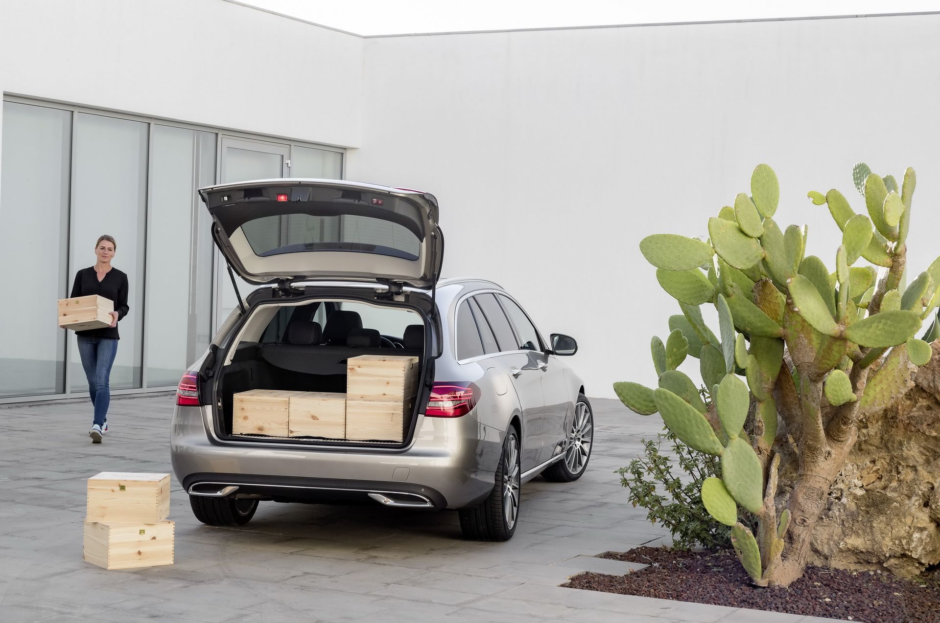 Mercedes-C-Class-G-Class-Diesel-Recall-4 Mercedes Could Recall 600,000 Diesel Vehicles Over Suspected Cheating Device