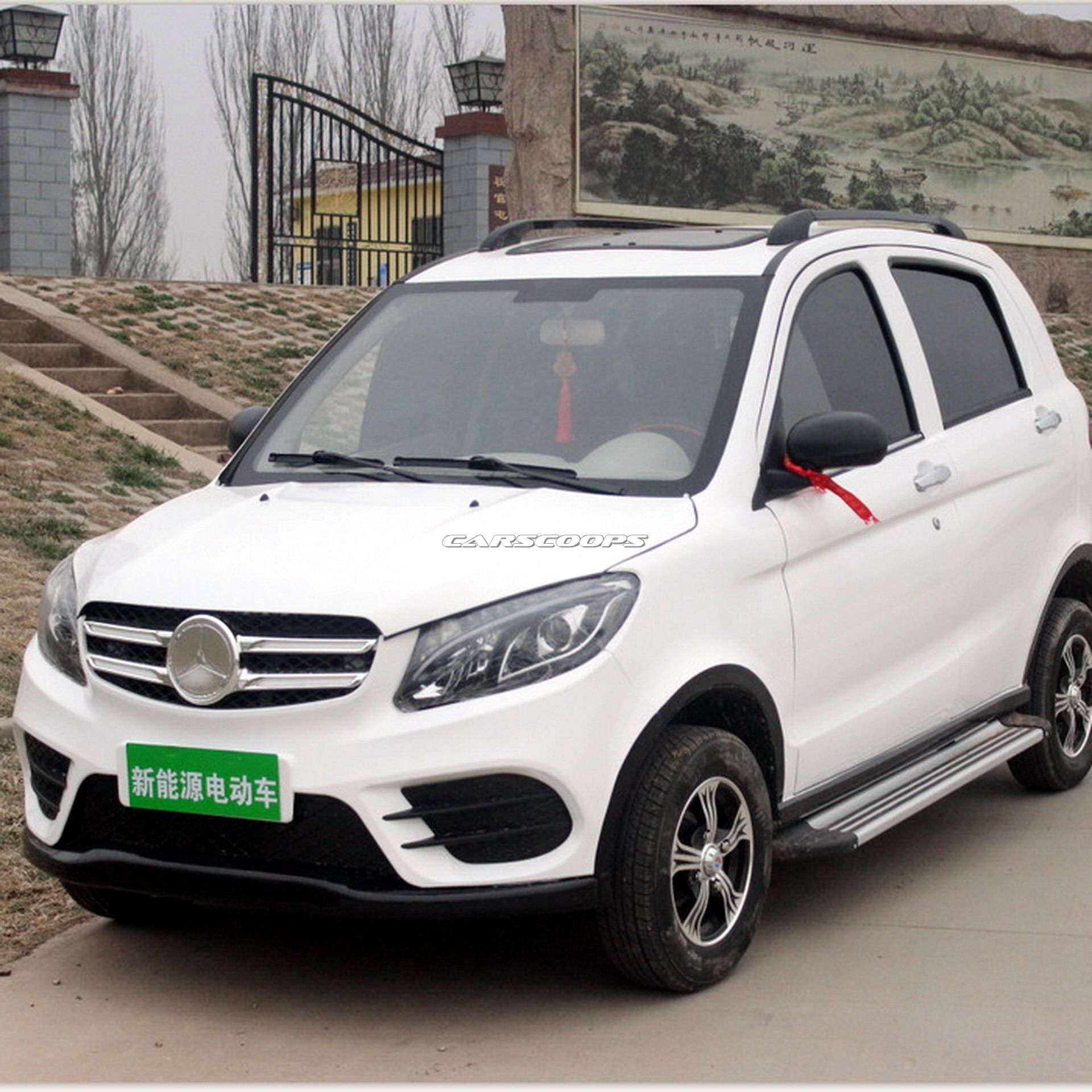 Chinese Photocopier Strikes Back: Mini Electric Mercedes GLE And Range Rover Evoque