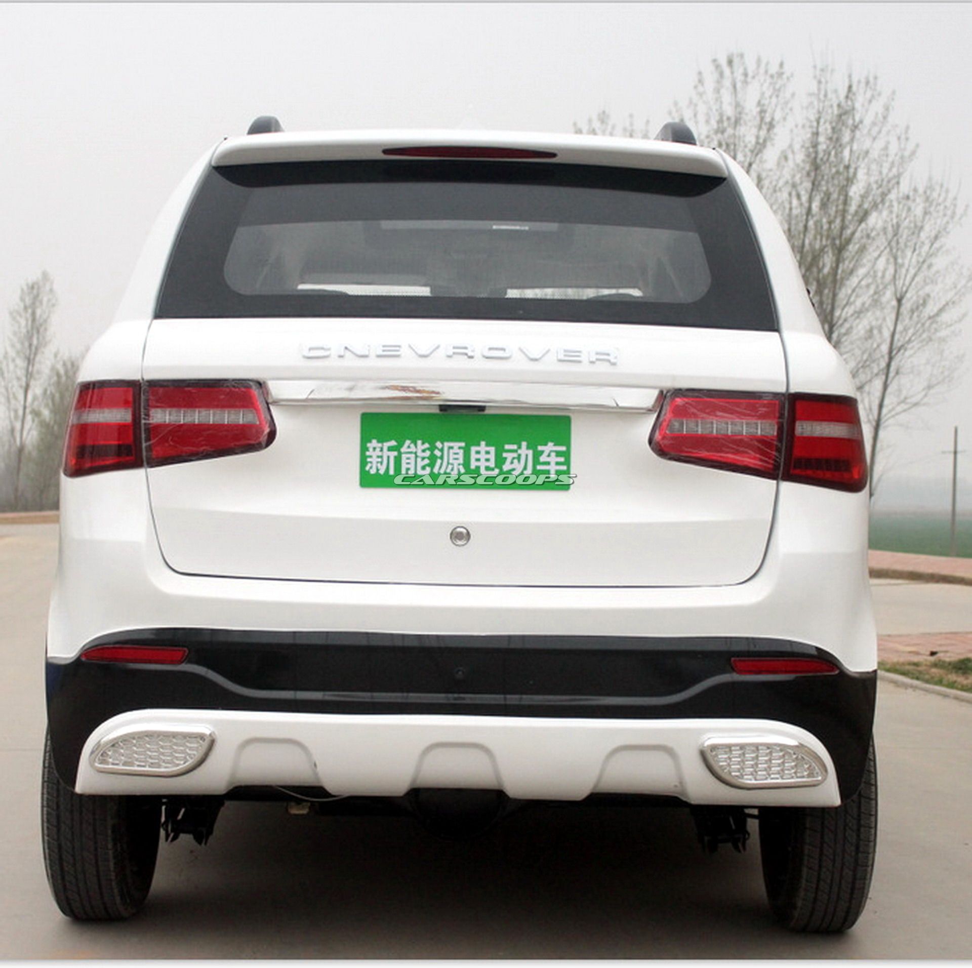 Chinese Photocopier Strikes Back: Mini Electric Mercedes GLE And Range Rover Evoque
