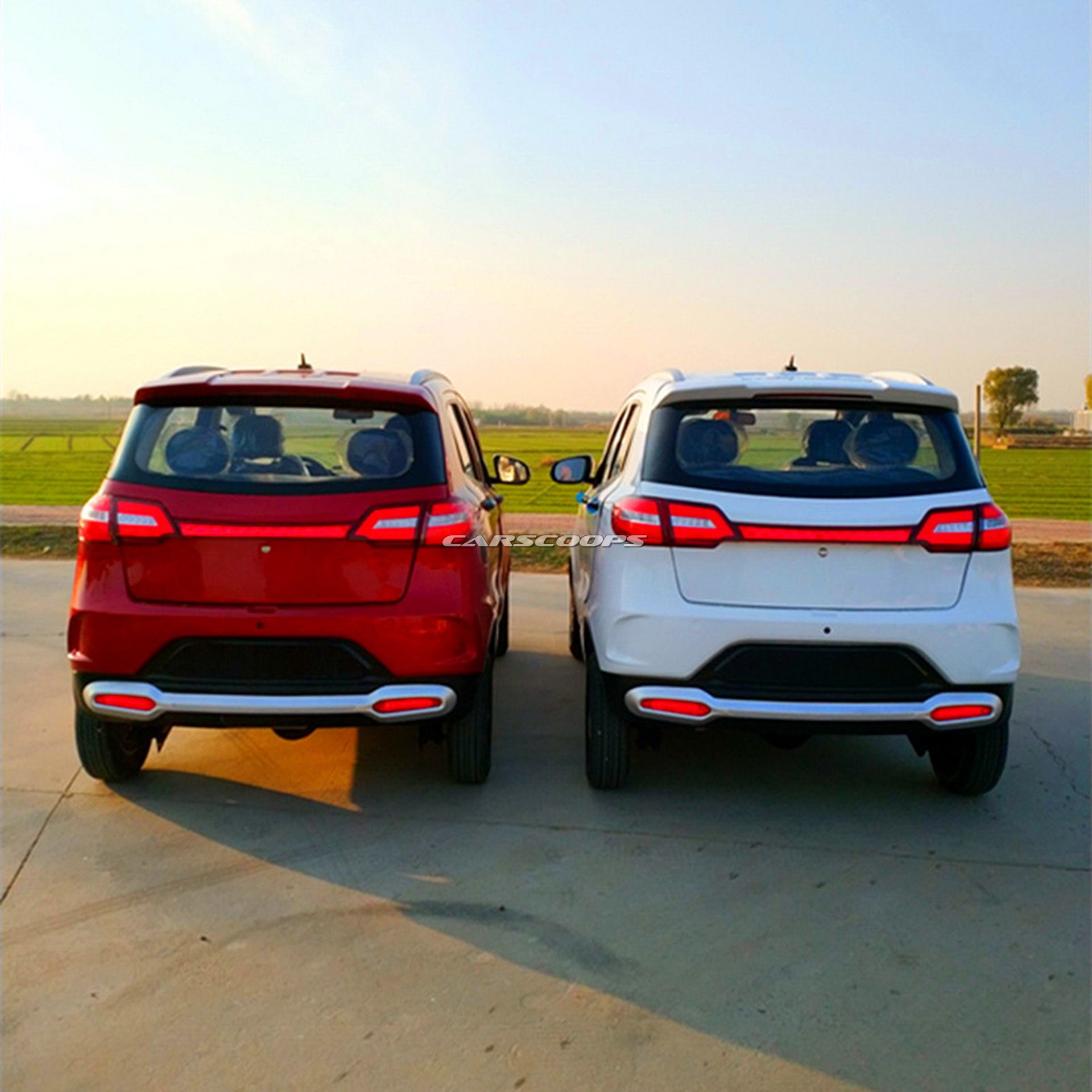 Chinese Photocopier Strikes Back: Mini Electric Mercedes GLE And Range Rover Evoque