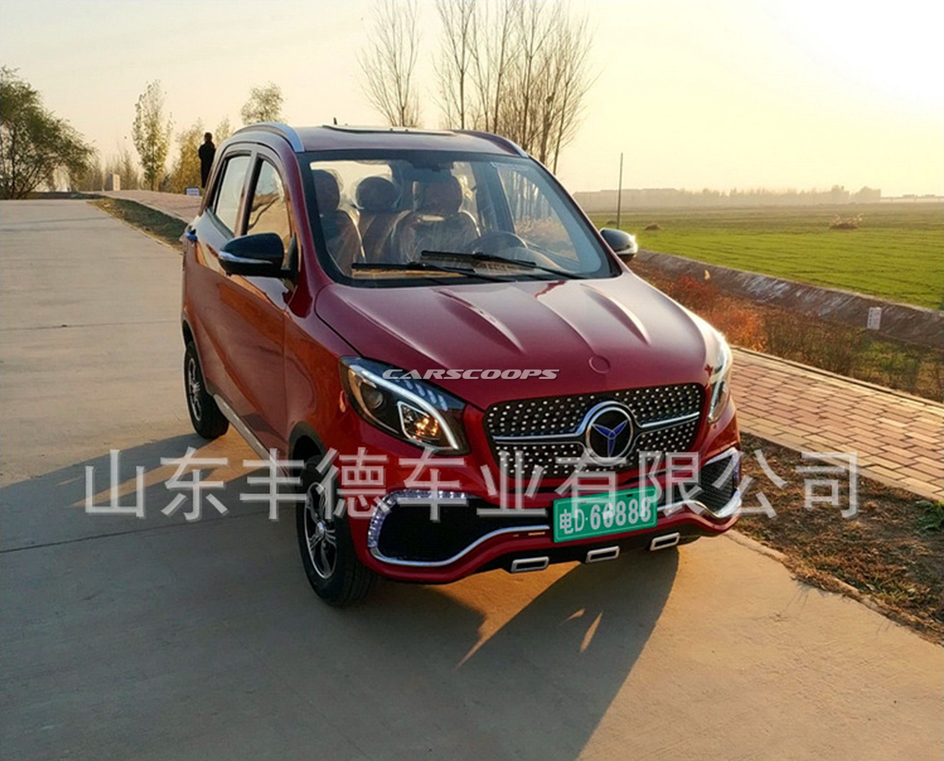 Chinese Photocopier Strikes Back: Mini Electric Mercedes GLE And Range Rover Evoque