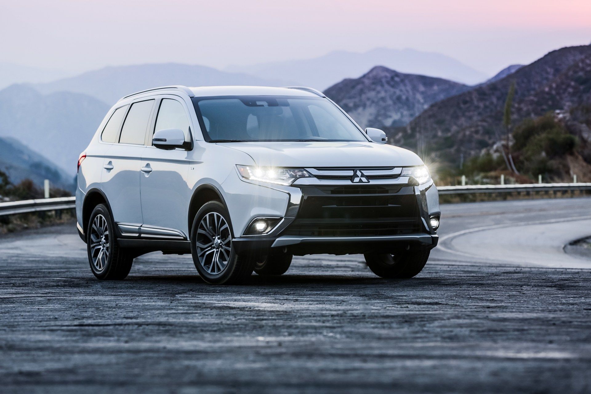 Mitsubishi-Outlander-3 New Mitsubishi Outlander Due In 2021, Could Be Based On The Nissan Rogue