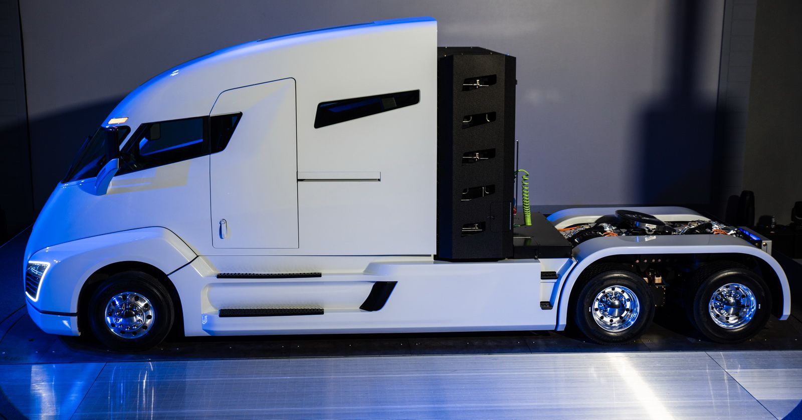 Nikola-One-Order-2 Anheuser-Busch Orders 800 Hydrogen Trucks From Nikola Motor Company
