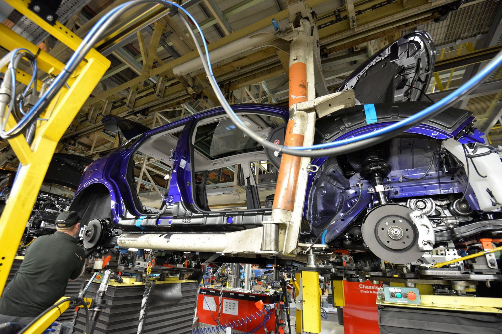 Nissan-Production-Cut-6 Nissan To Slash North American Production By 20 Per Cent