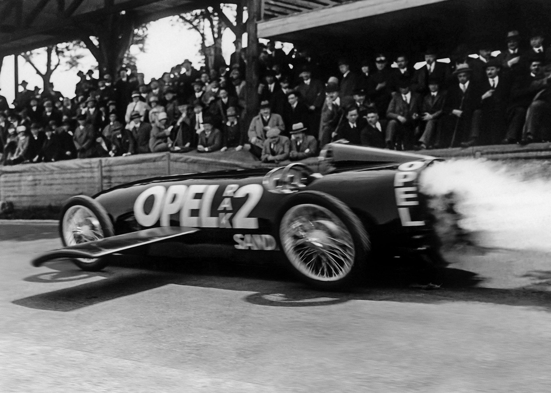 Opel-RAK2-12 Opel’s Rocket Powered Car Hit 147 MPH Almost 90 Years Ago