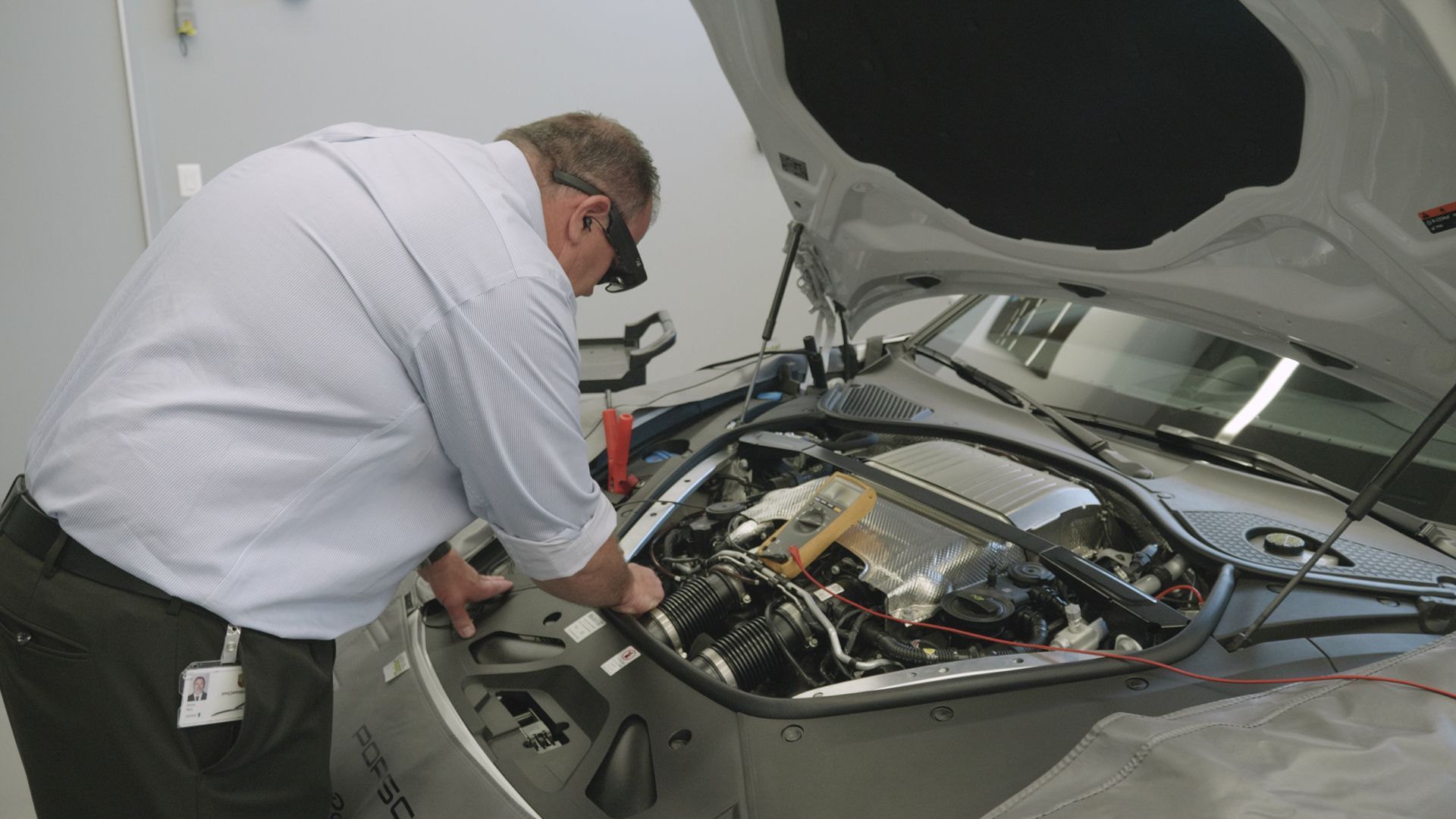 Porsche-Augmented-Reality-Repairs-6 Porsche Techs Use Augmented Reality Glasses To Repair Cars Faster