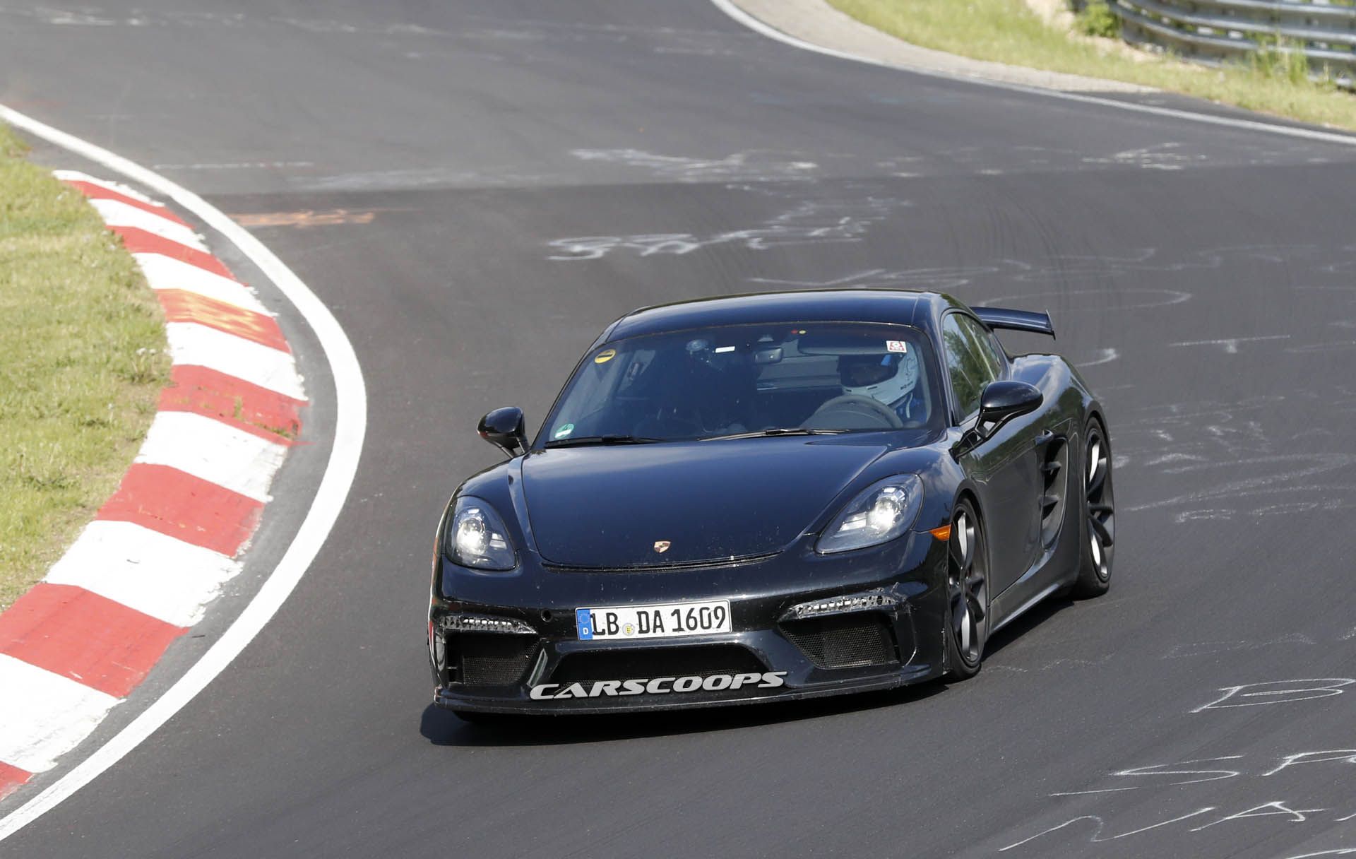 Porsche Cayman GT4 1 copy The New 718 Cayman GT4 Could Be The Best Unadulterated Porsche Yet