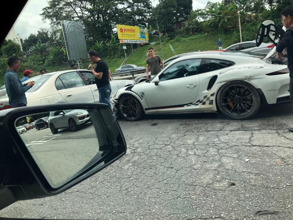 Proton-Porsche-911-GT3-RS-Crash-2 Watch A Speeding Proton Crash Into A Porsche 911 GT3 RS In Malaysia