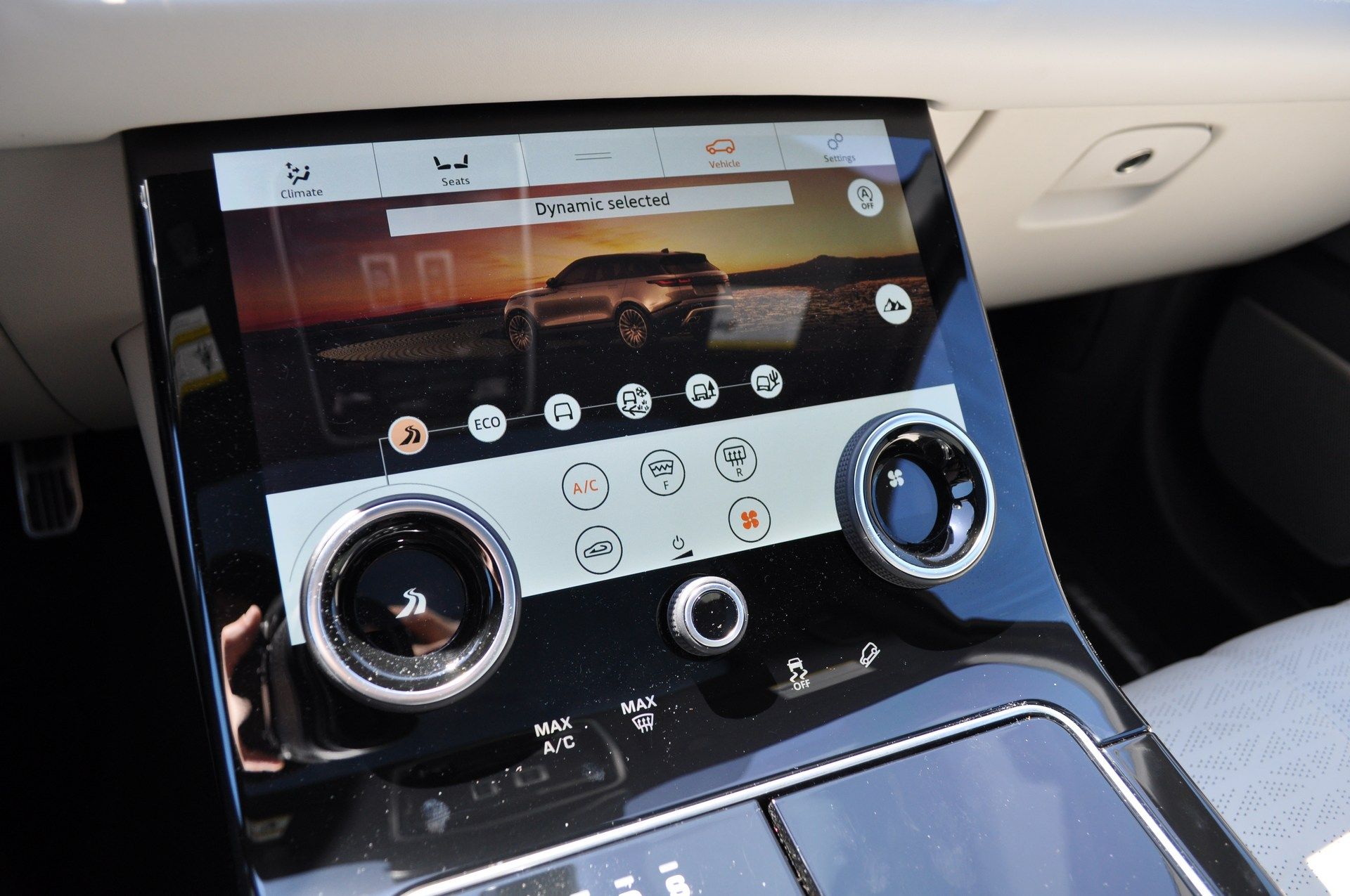 Range-Rover-Velar-12 2018 Range Rover Velar 2.0T Review: Is The Four-Cylinder Version A True Luxury SUV?