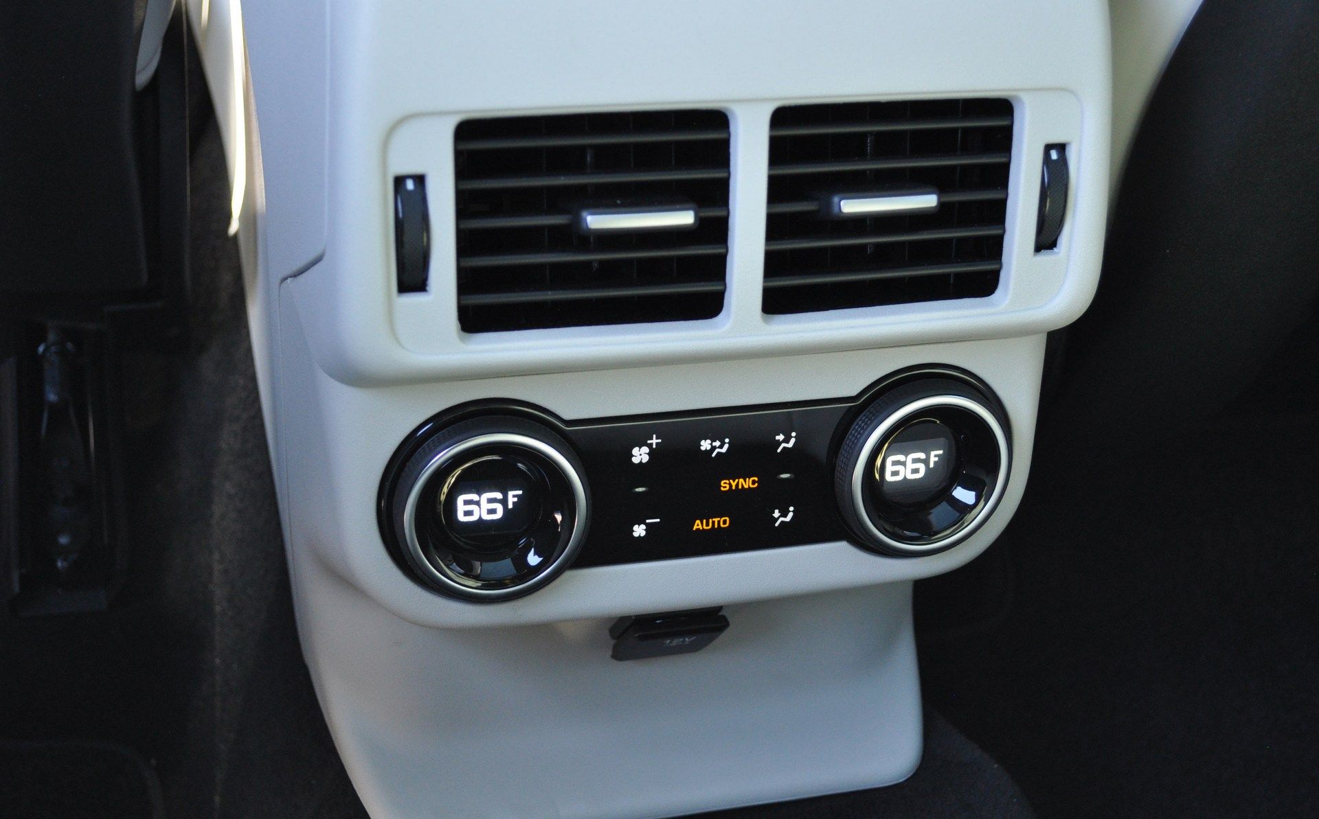 Range-Rover-Velar-4 2018 Range Rover Velar 2.0T Review: Is The Four-Cylinder Version A True Luxury SUV?