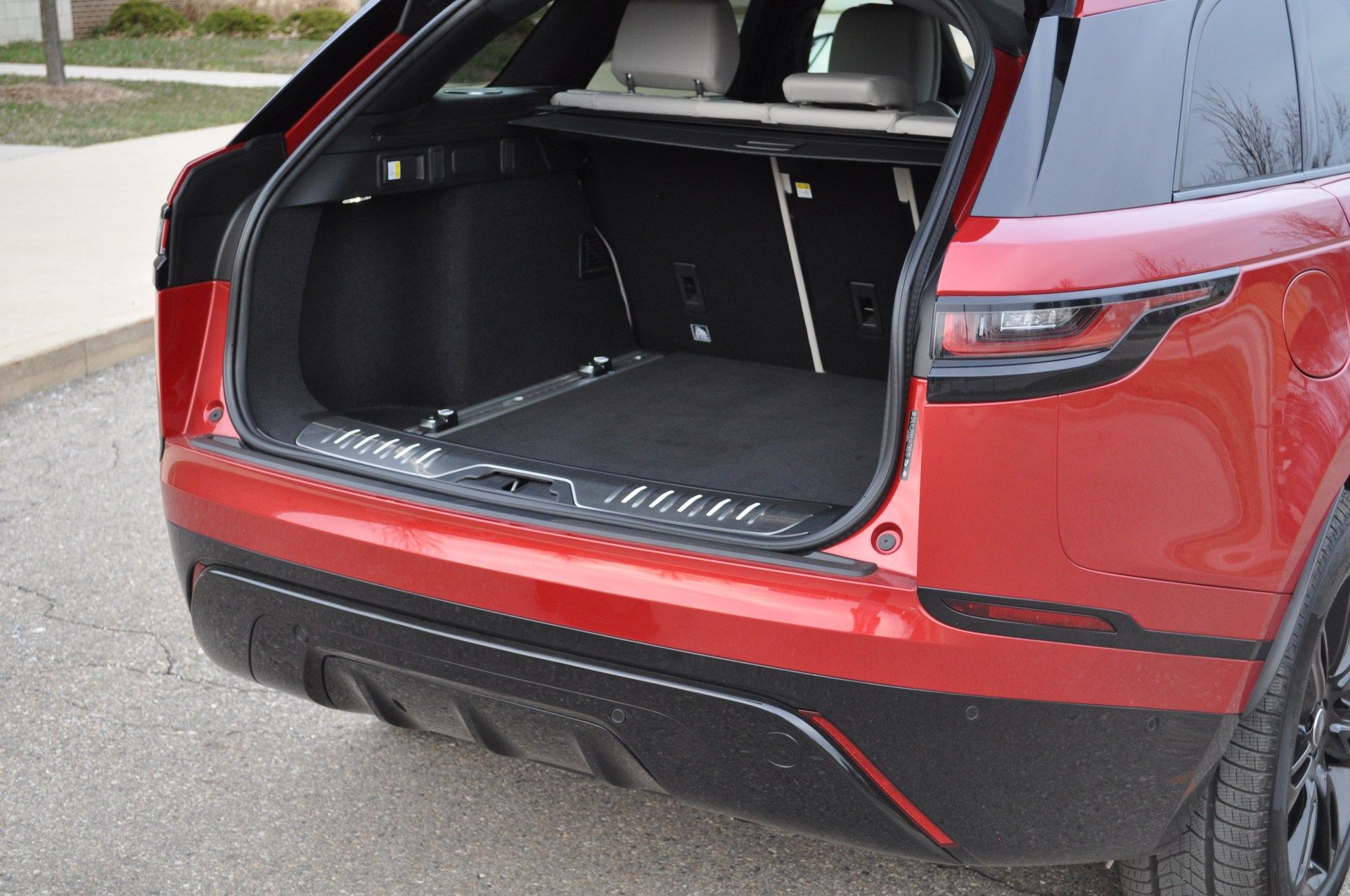 Range-Rover-Velar-6 2018 Range Rover Velar 2.0T Review: Is The Four-Cylinder Version A True Luxury SUV?