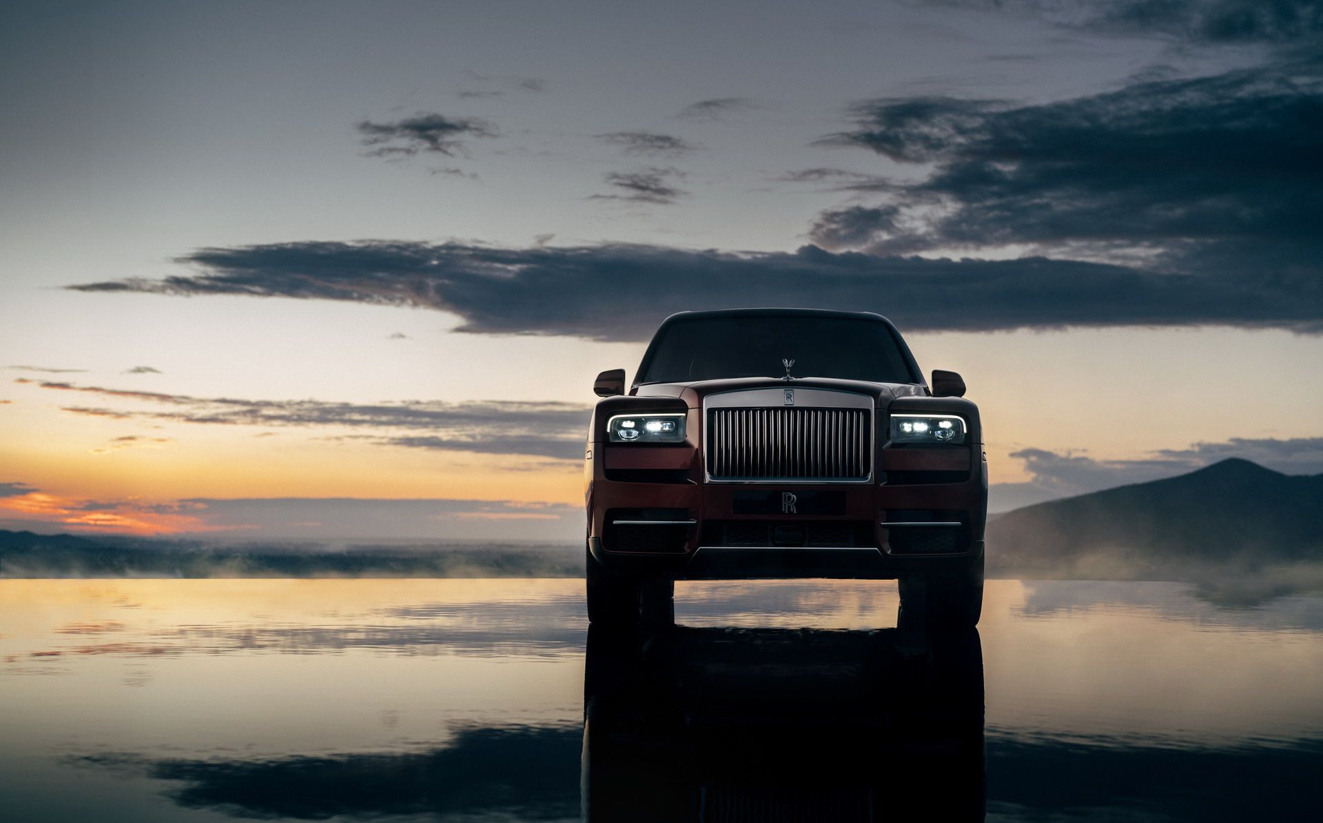 Rolls Royce Cullinan 32 New Rolls Royce Cullinan Revealed: This Is The Crown Jewel Of SUVs