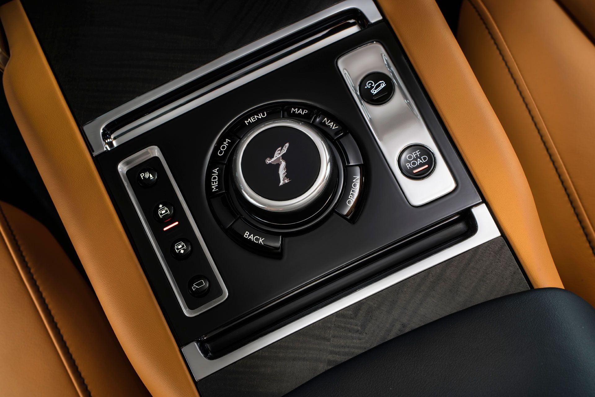 Rolls-Royce-Cullinan-Teaser-2 2019 Rolls-Royce Cullinan Teased One Last Time With Interior Shot