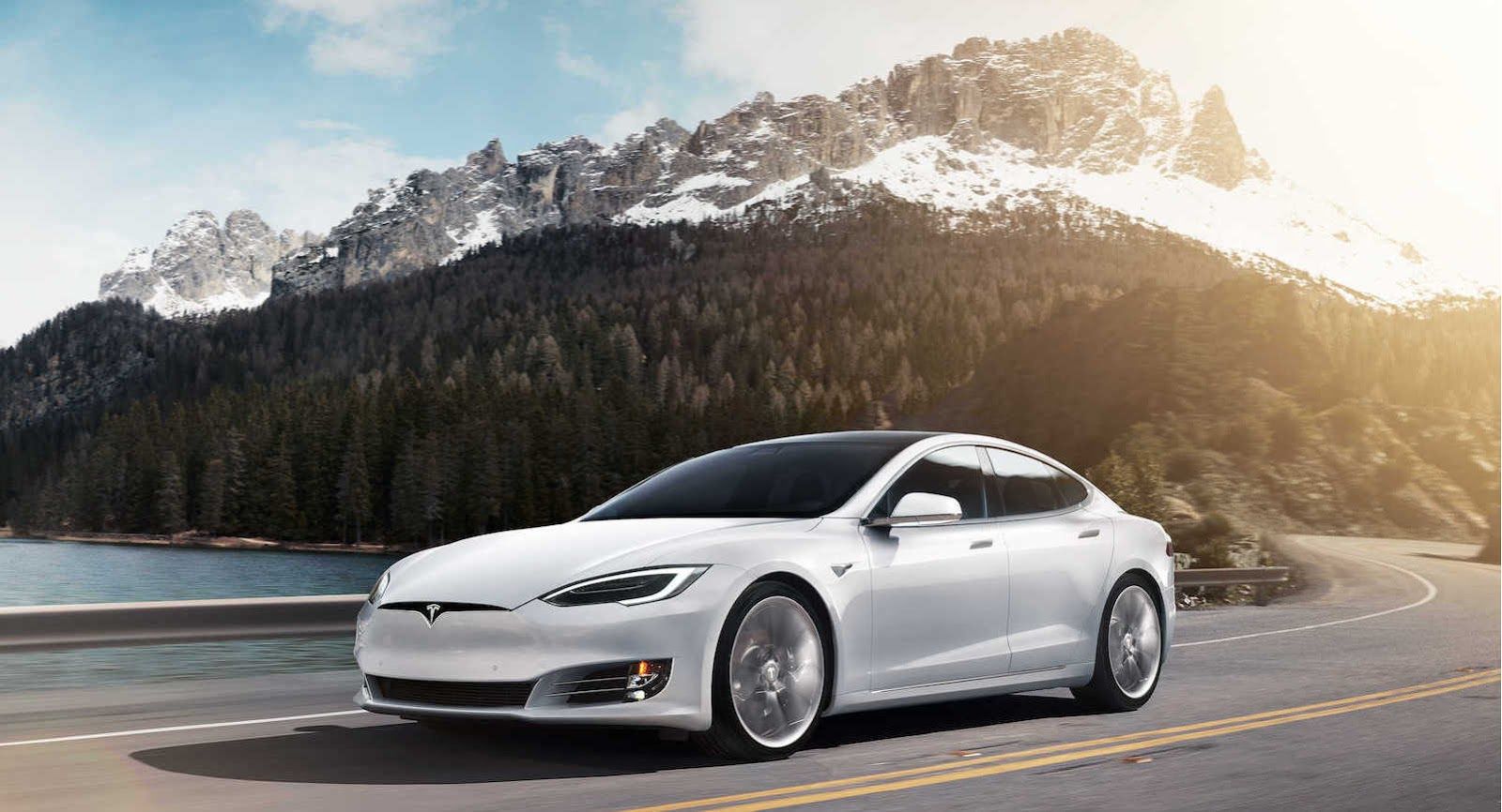 Tesla-Social-Media-Job-1 Tesla Wants You To Surf Social Media As A ‘Social Support Specialist’