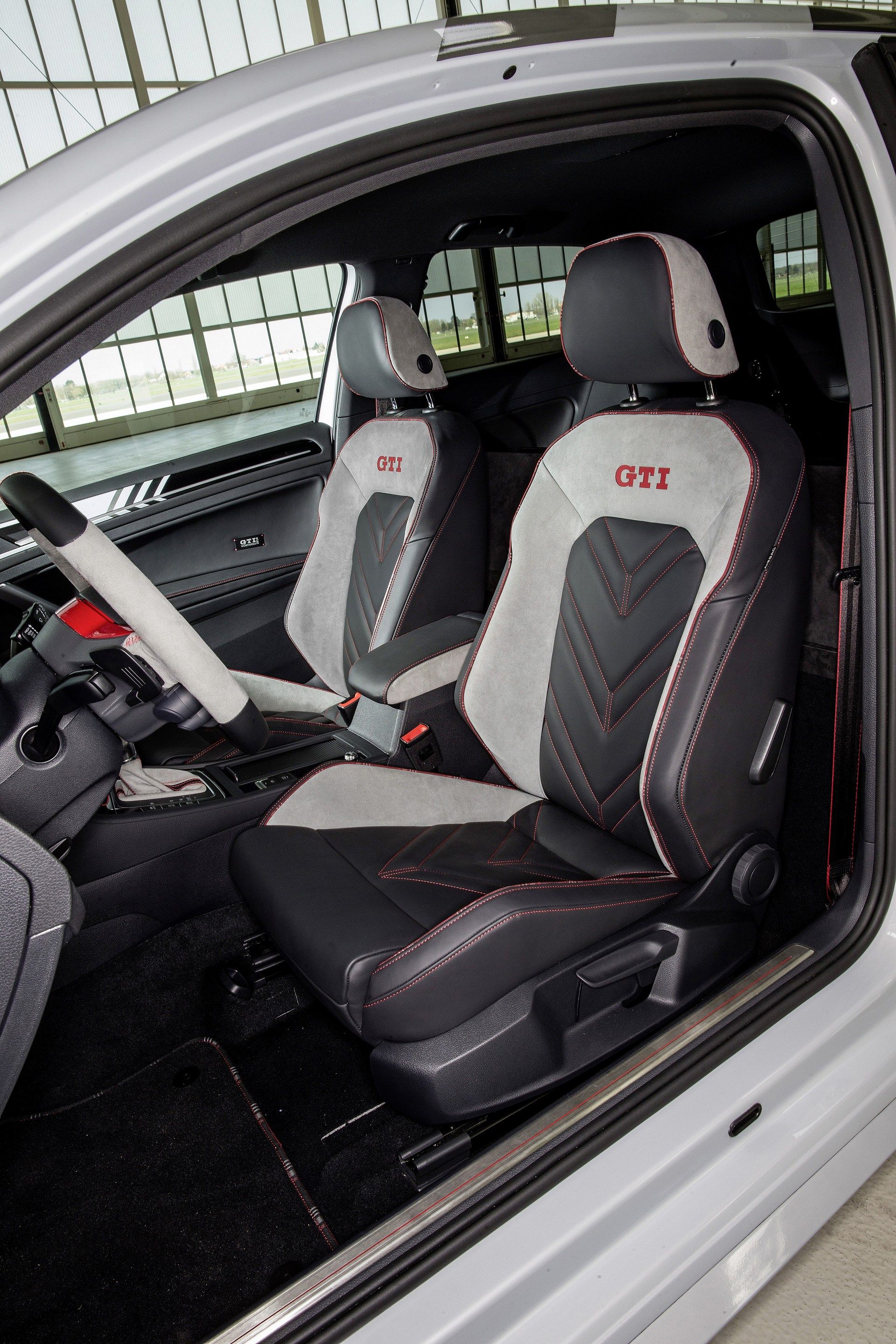 VW-Golf GTI-Concept-27 VW Kicks Off Wörthersee Event With Two Apprentice-Made Concepts