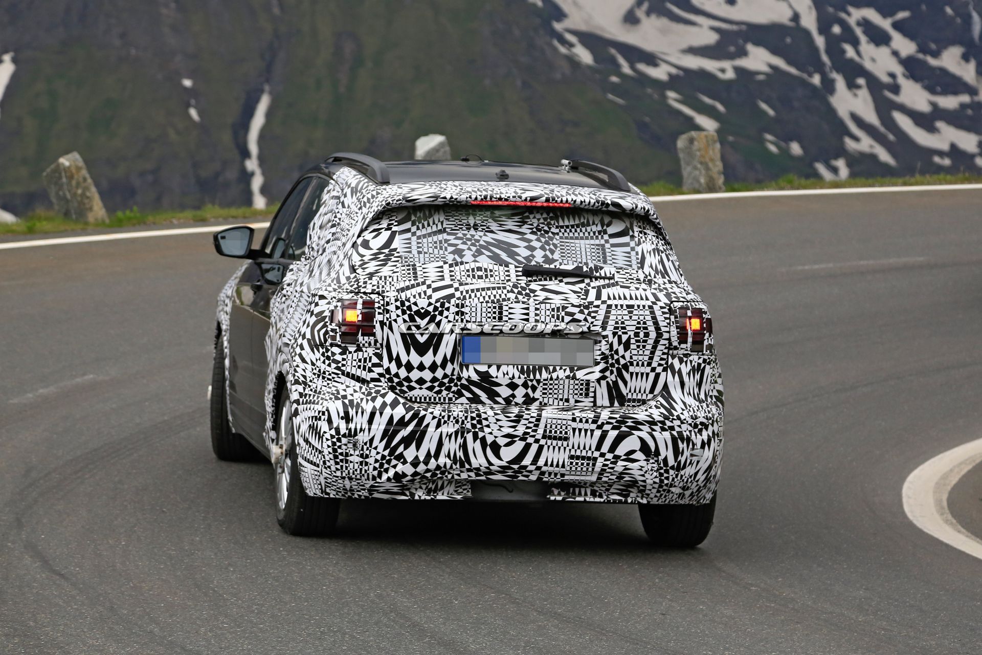 VW-T-Cross-Spy-Shots-10 Volkswagen T-Cross Baby SUV Getting Ready For Its Debut