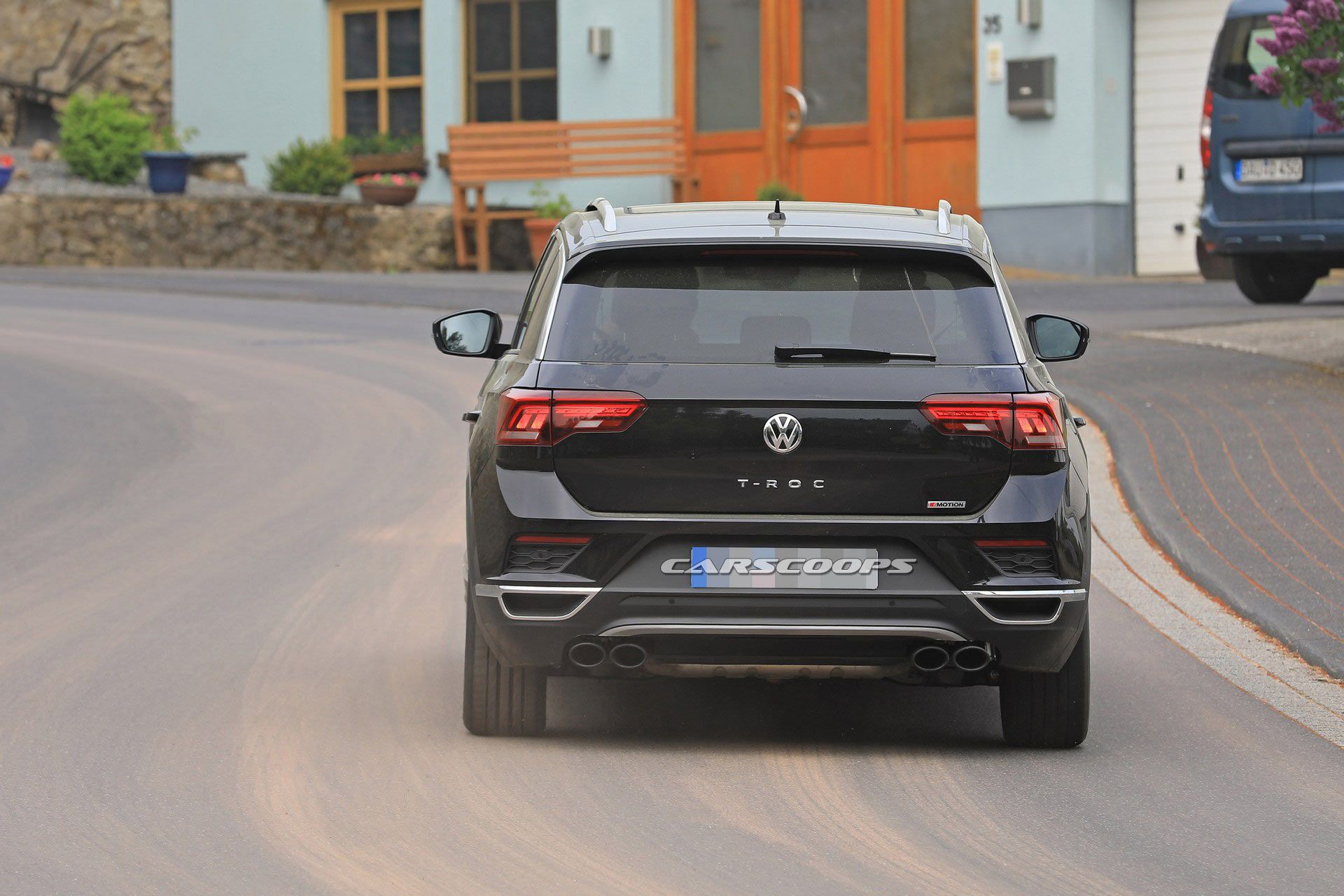 VW-T-Roc-R-32 VW T-Roc R Looks Like A 305 HP Sleeper In Latest Spy Photos